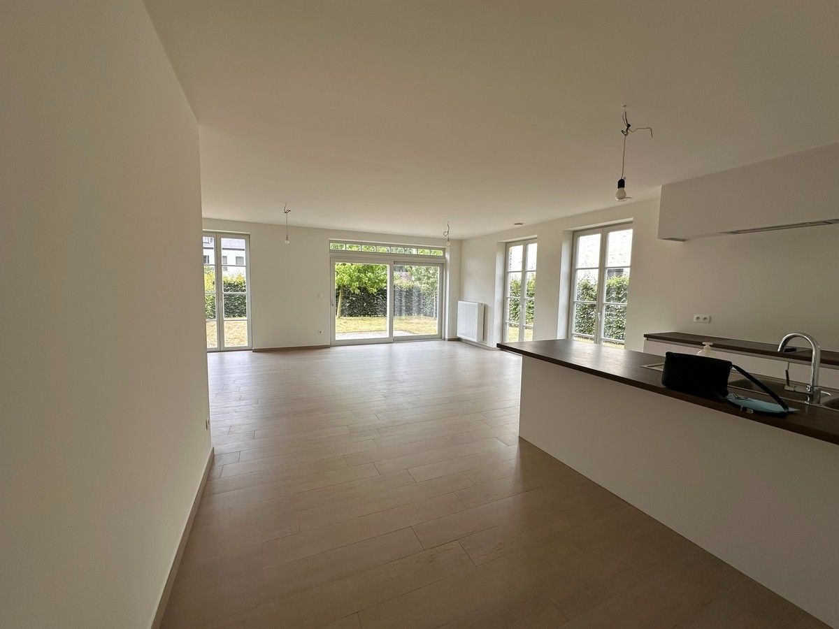 Mooi gelijkvloersappartement met 2 slpk en parking foto 18