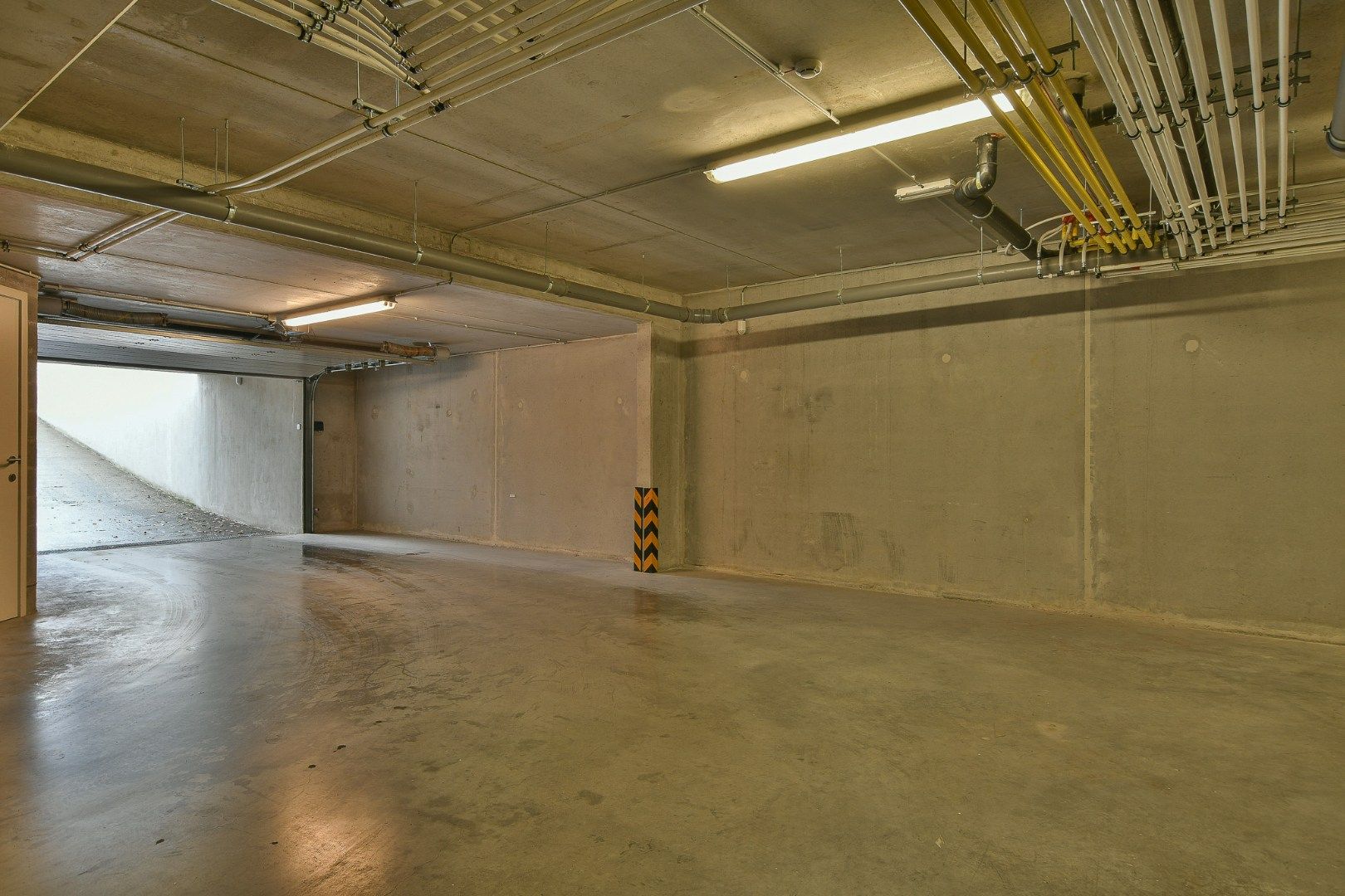 Recent instapklaar gelijkvloers appartement te Aartrijke foto 14