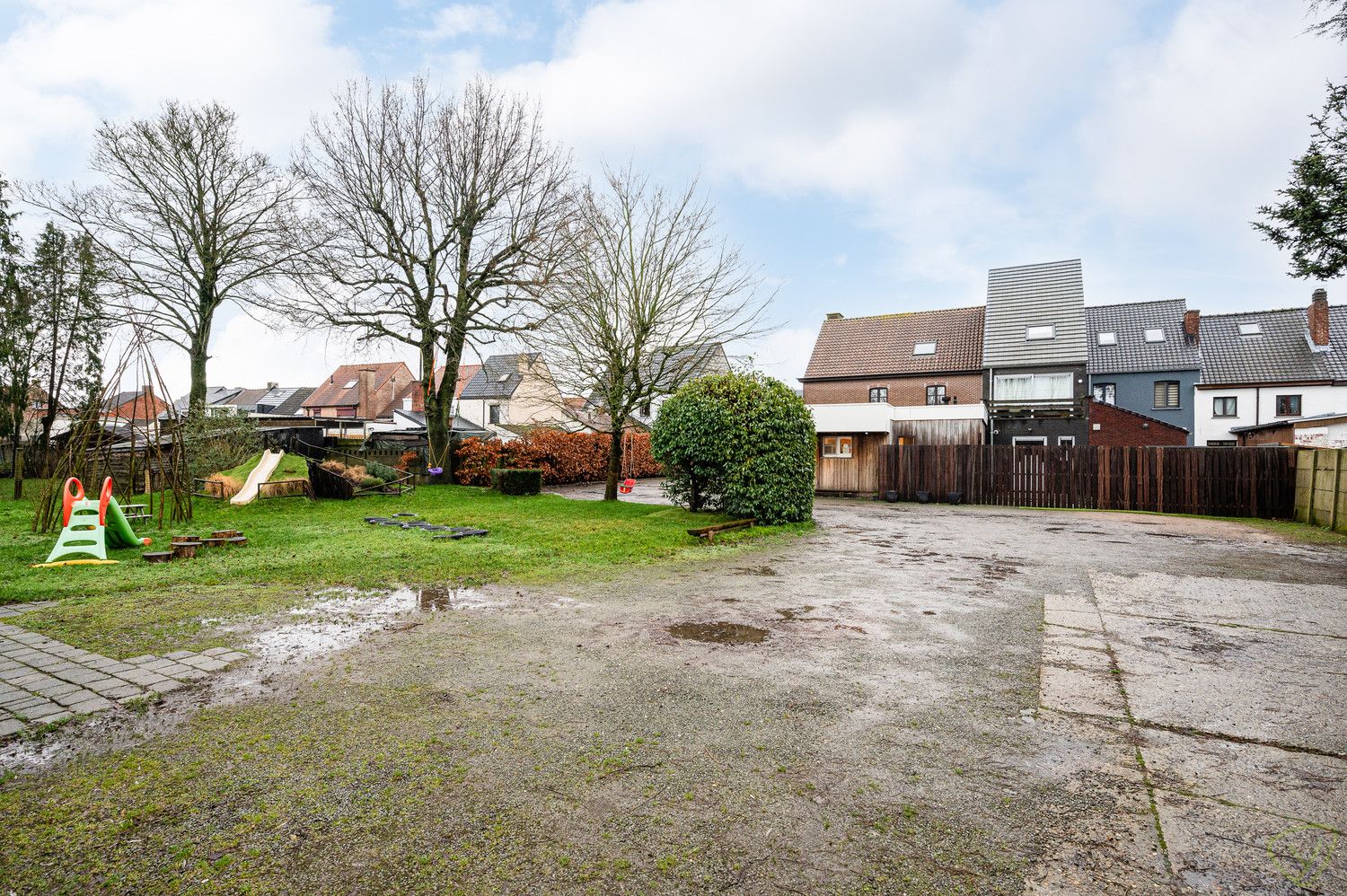 Ruime stadwoning met  verrasend grote tuin net buiten het centrum foto 3