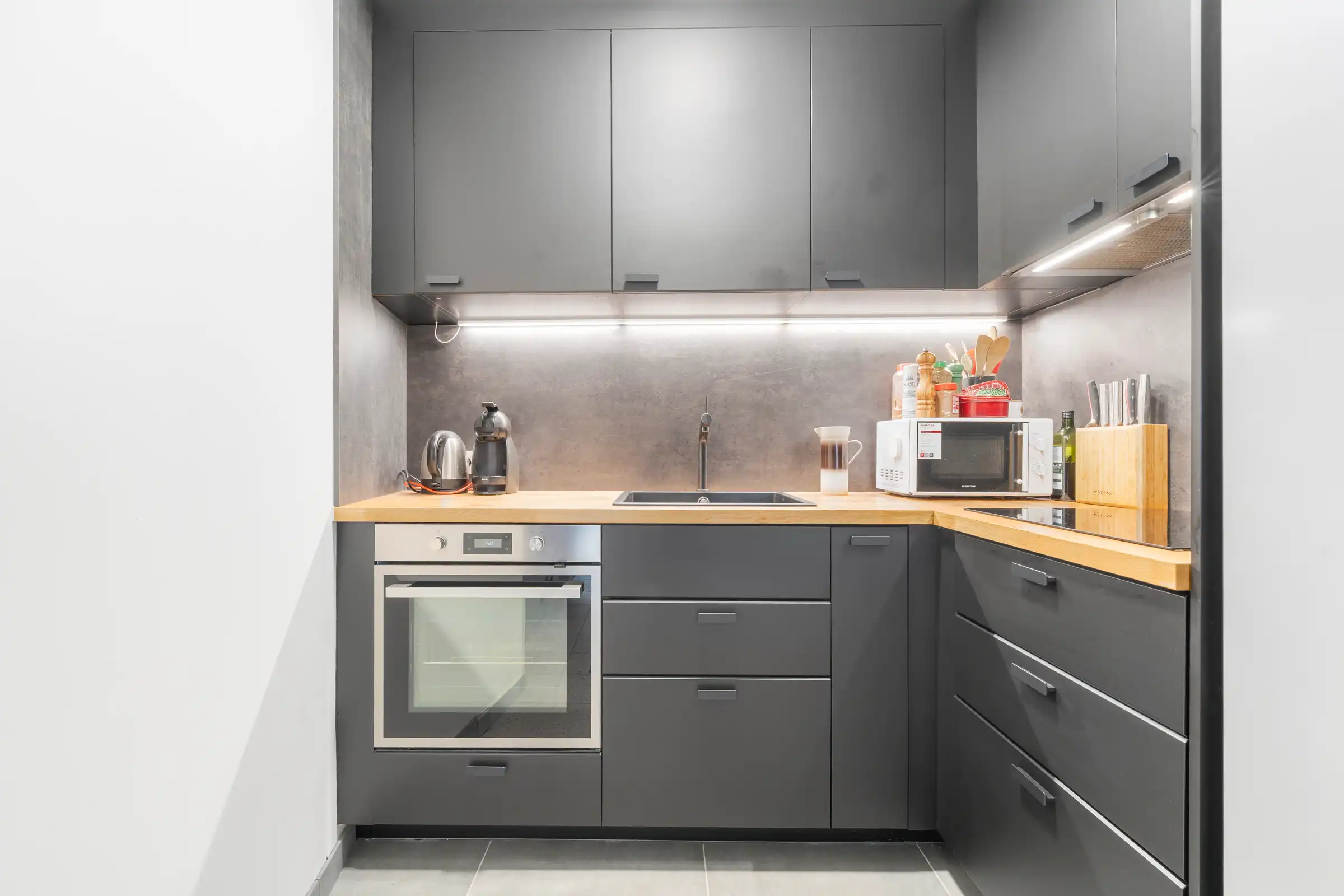 Ruim 1slaapkamerappartement met garage foto 7