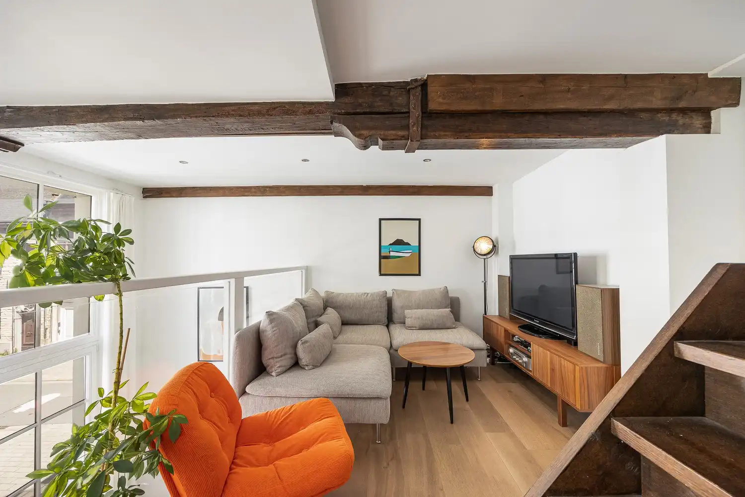 Instapklare stadswoning met garage en 2 slaapkamers foto 14