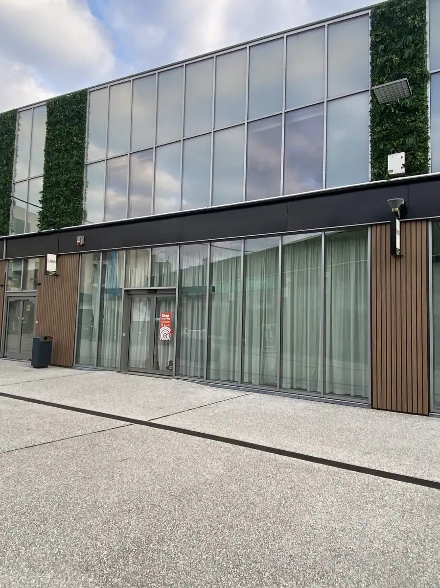 Commerciële ruimte te huur Warande 46 - 9120 Beveren-Kruibeke-Zwijndrecht