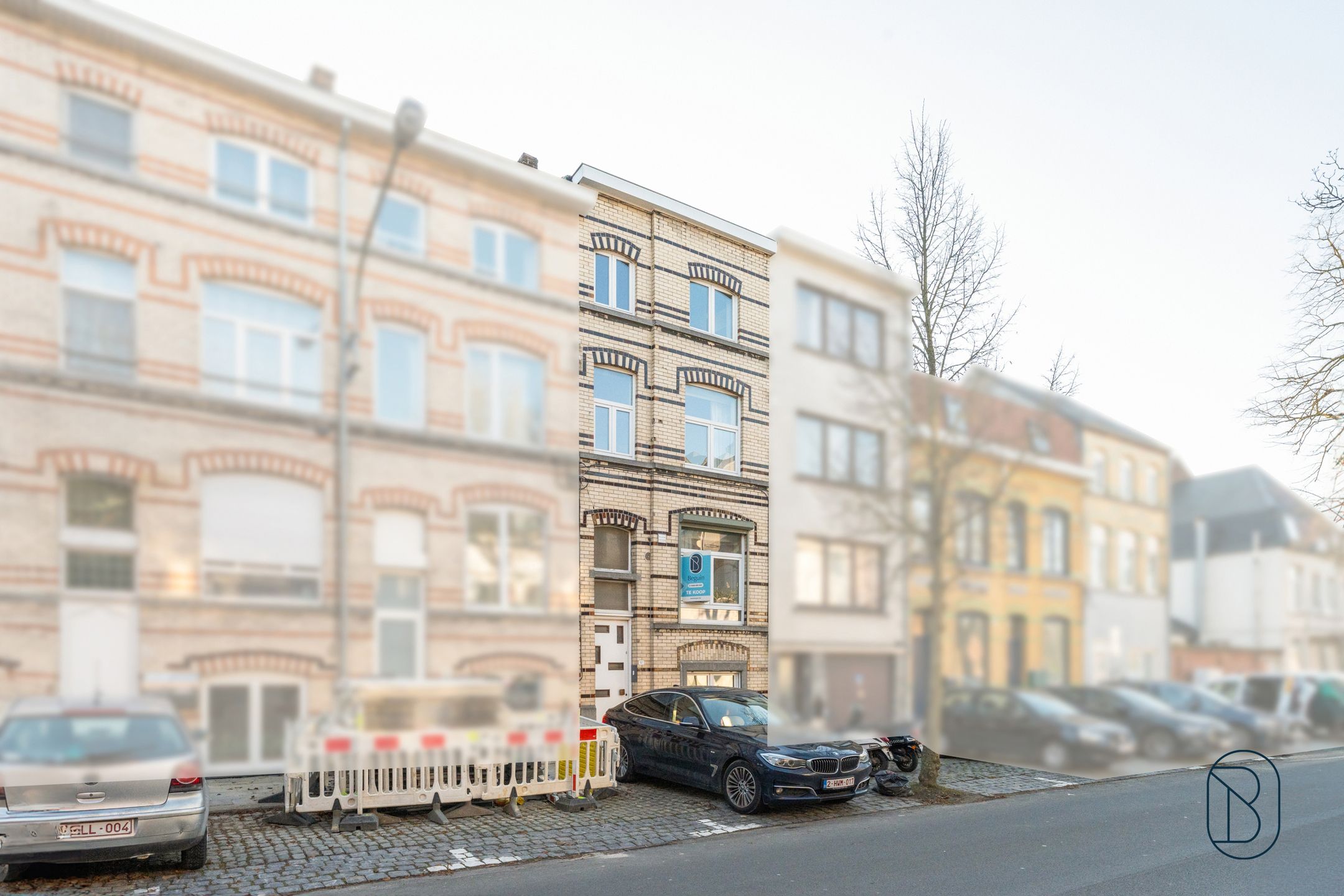 Topgelegen rijwoning met veel potentieel vlakbij het centrum foto 2