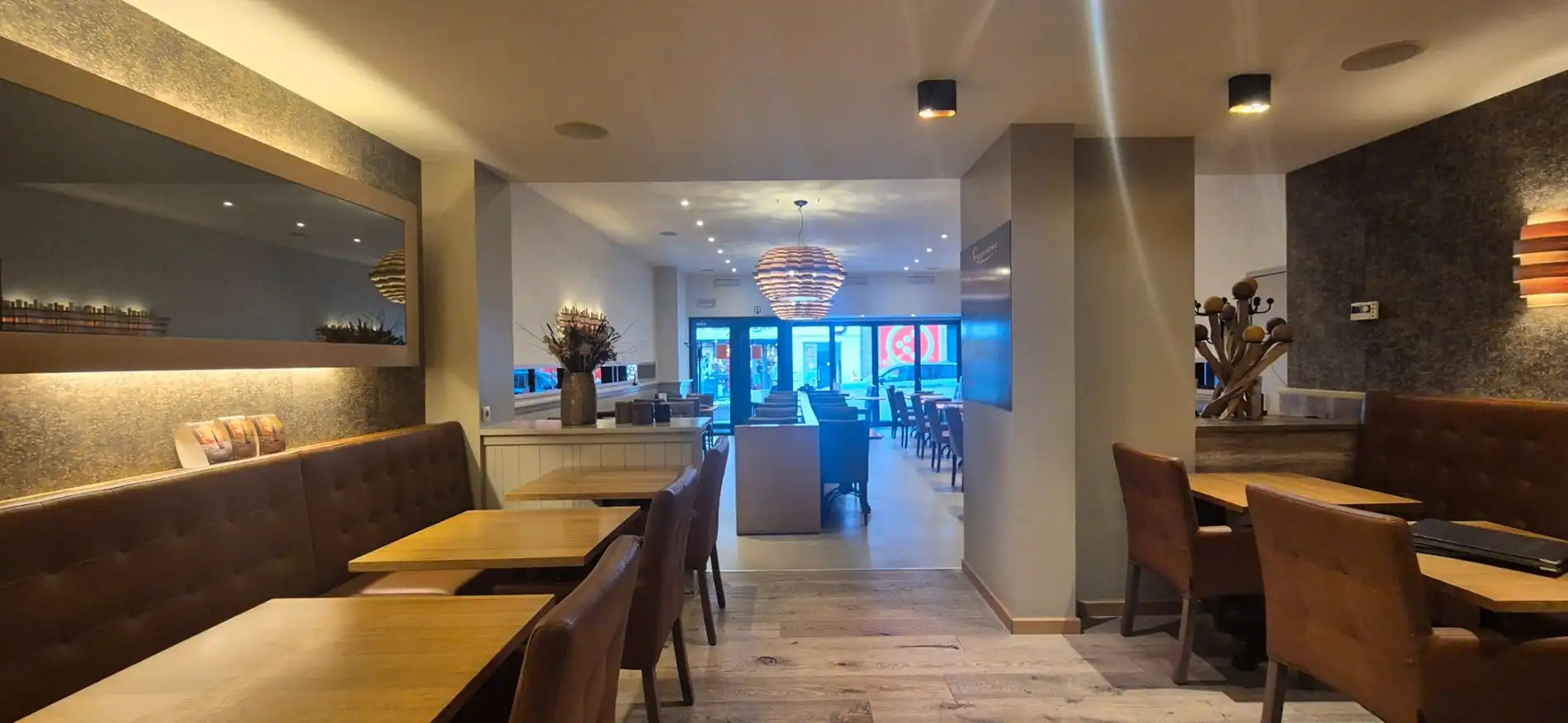 Brasserie - Tea Room over te nemen  in de Kapellestraat foto 2