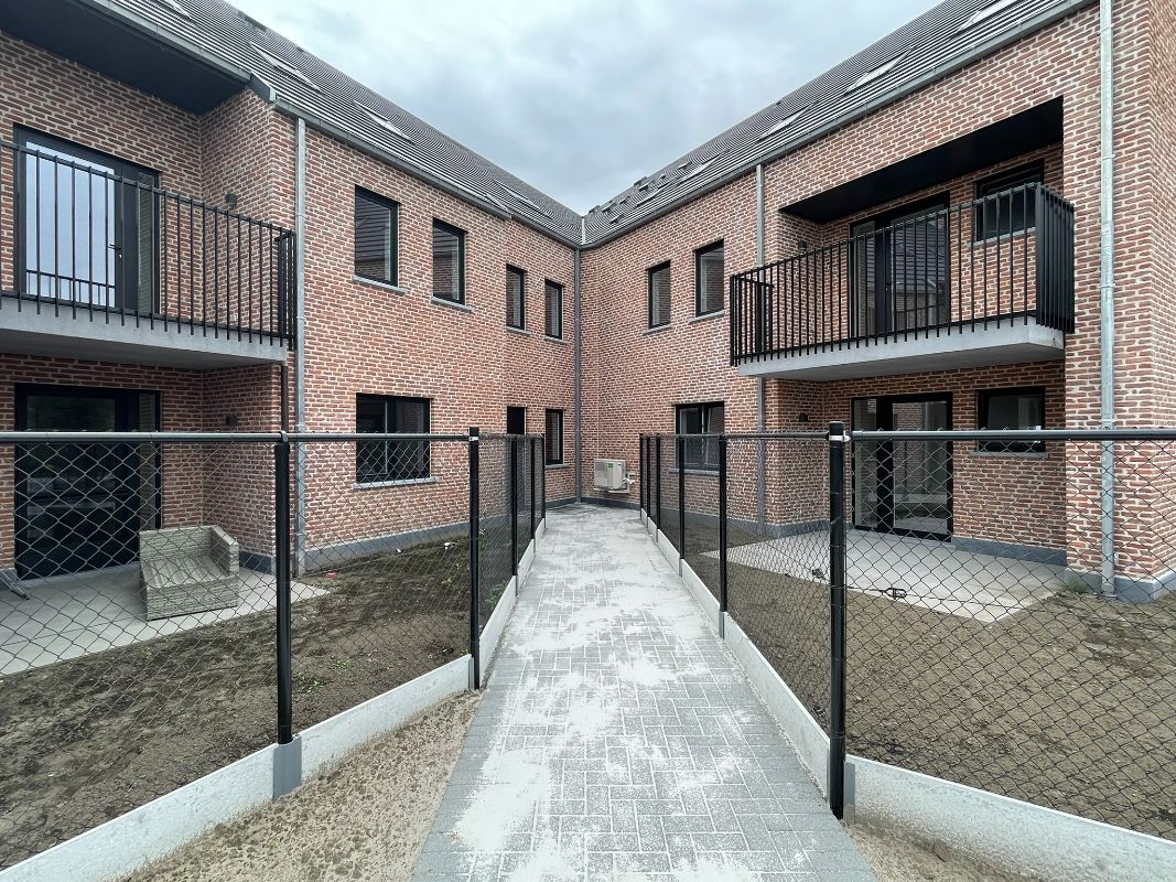 Gelijkvloers appartement met privatieve tuin foto 7