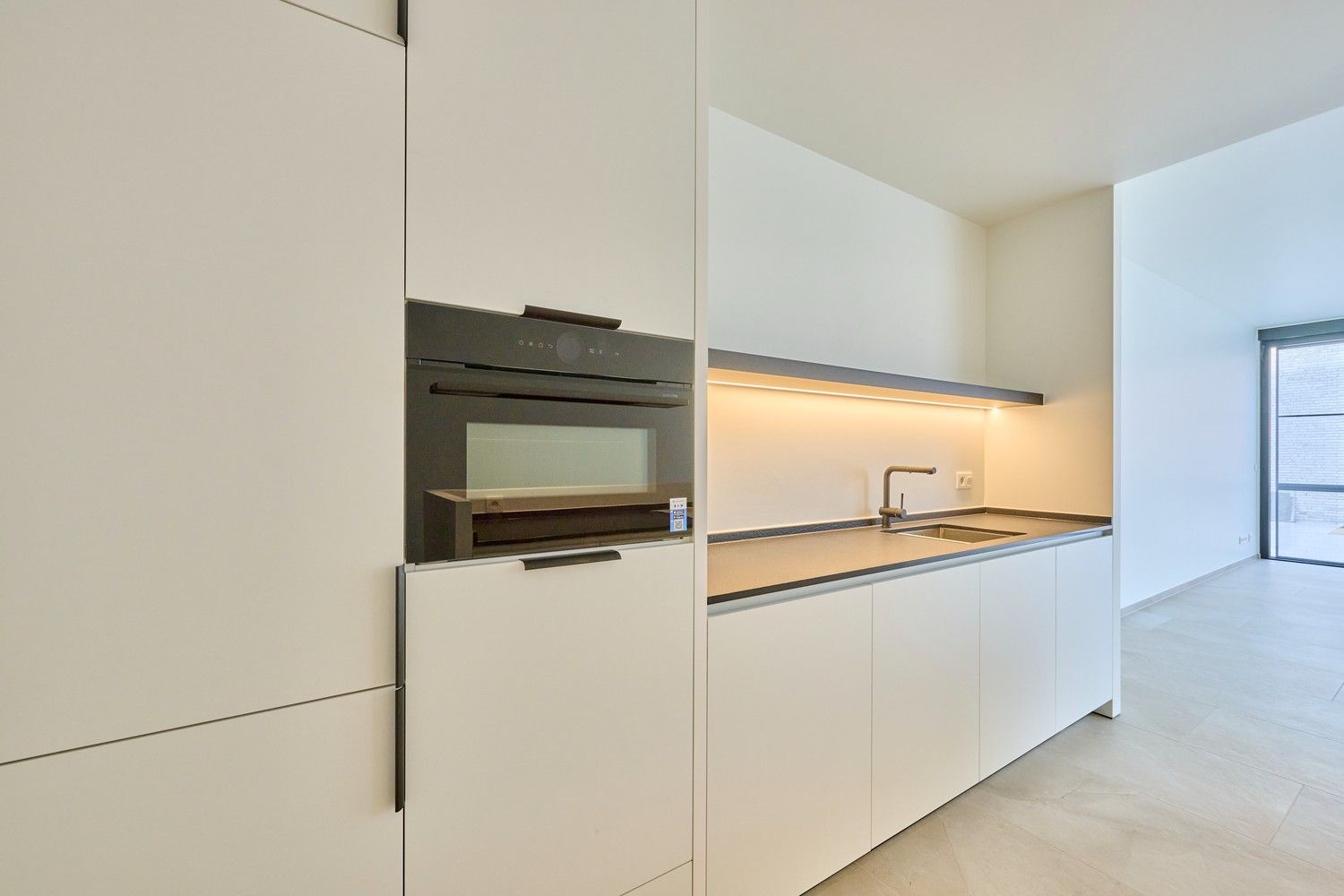 Uitstekend gelegen state-of-the-art appartement met oog voor design en comfort foto 8