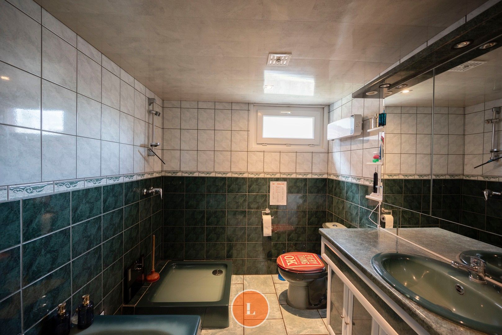 Te koop ruime half open woning met uitweg te Menen. foto 17