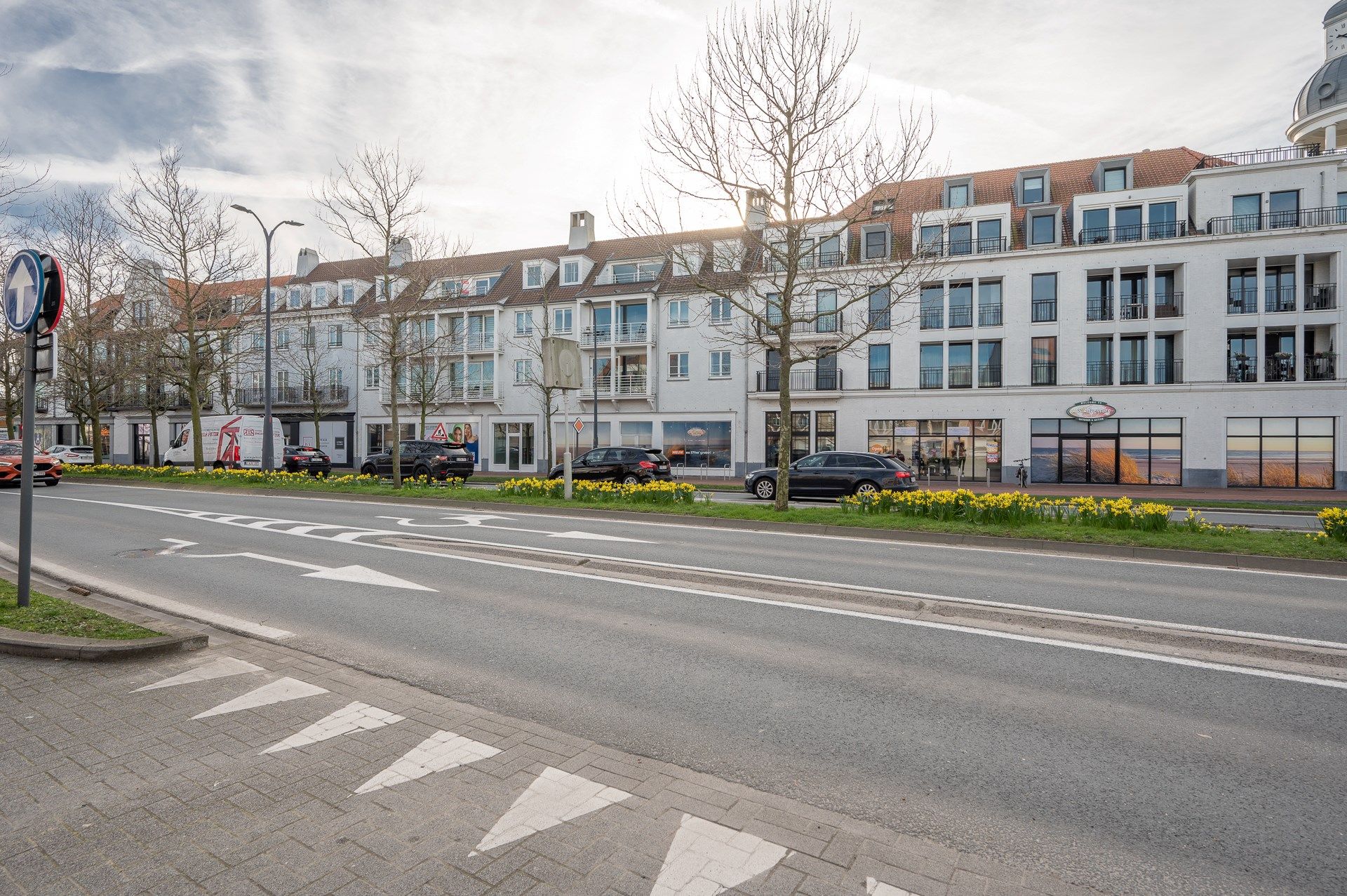 Lichtrijk appartement met een hoogwaardige afwerking,  2 slaapkamers en een ruim terras, gelegen in de residentie Promenade ter hoogte van Duinenwater op enkele foto 21