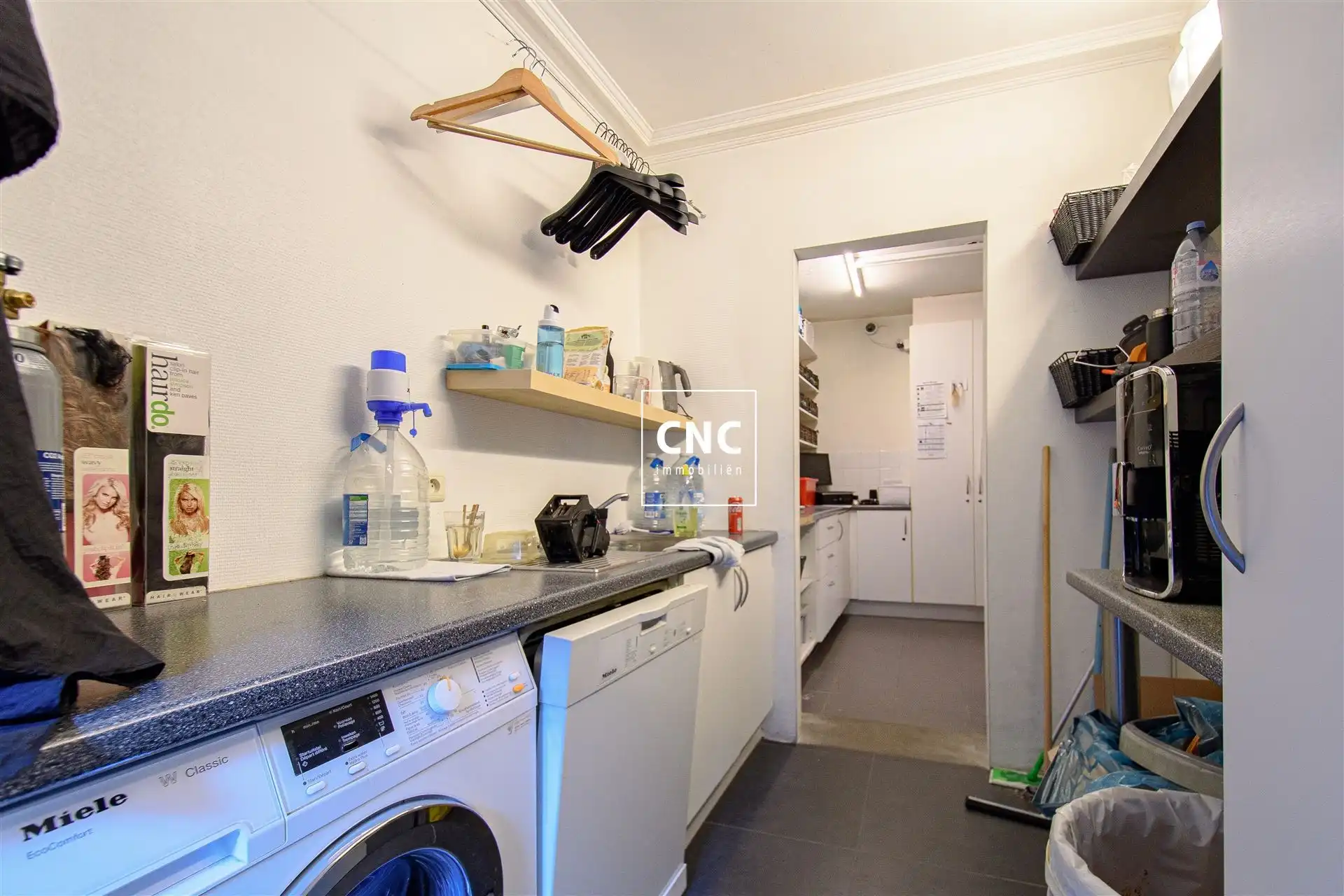 Exclusieve Commerciële Ruimte te Huur op Toplocatie in de Lippenslaan foto 13