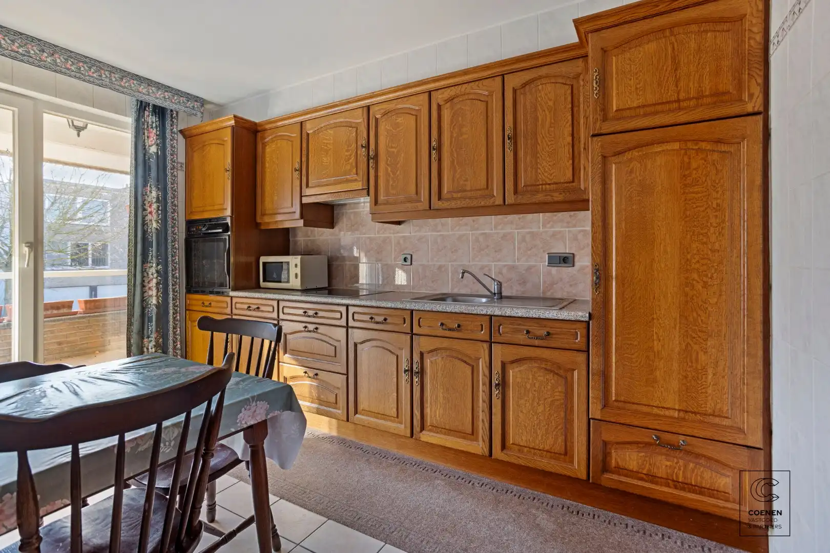 Lichtrijk appartement van 94 m² met twee slaapkamers te Zwijndrecht! foto 9