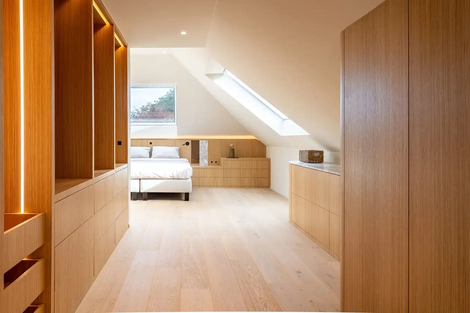 Prachtige alleenstaande villa met 5 slaapkamers gelegen in een rustige residentiële omgeving. foto 27