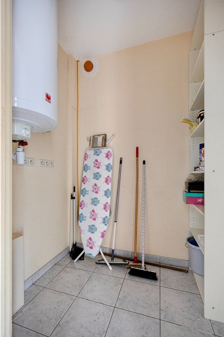 Goed gelegen appartement met parking en kelder  foto 18