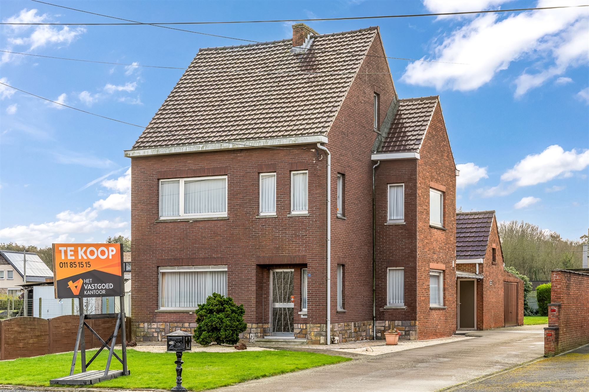 Hoofdfoto van de publicatie: RUIME WONING MET 3 SLAAPKAMERS OP PERCEEL VAN +/- 8 ARE IN KOERSEL