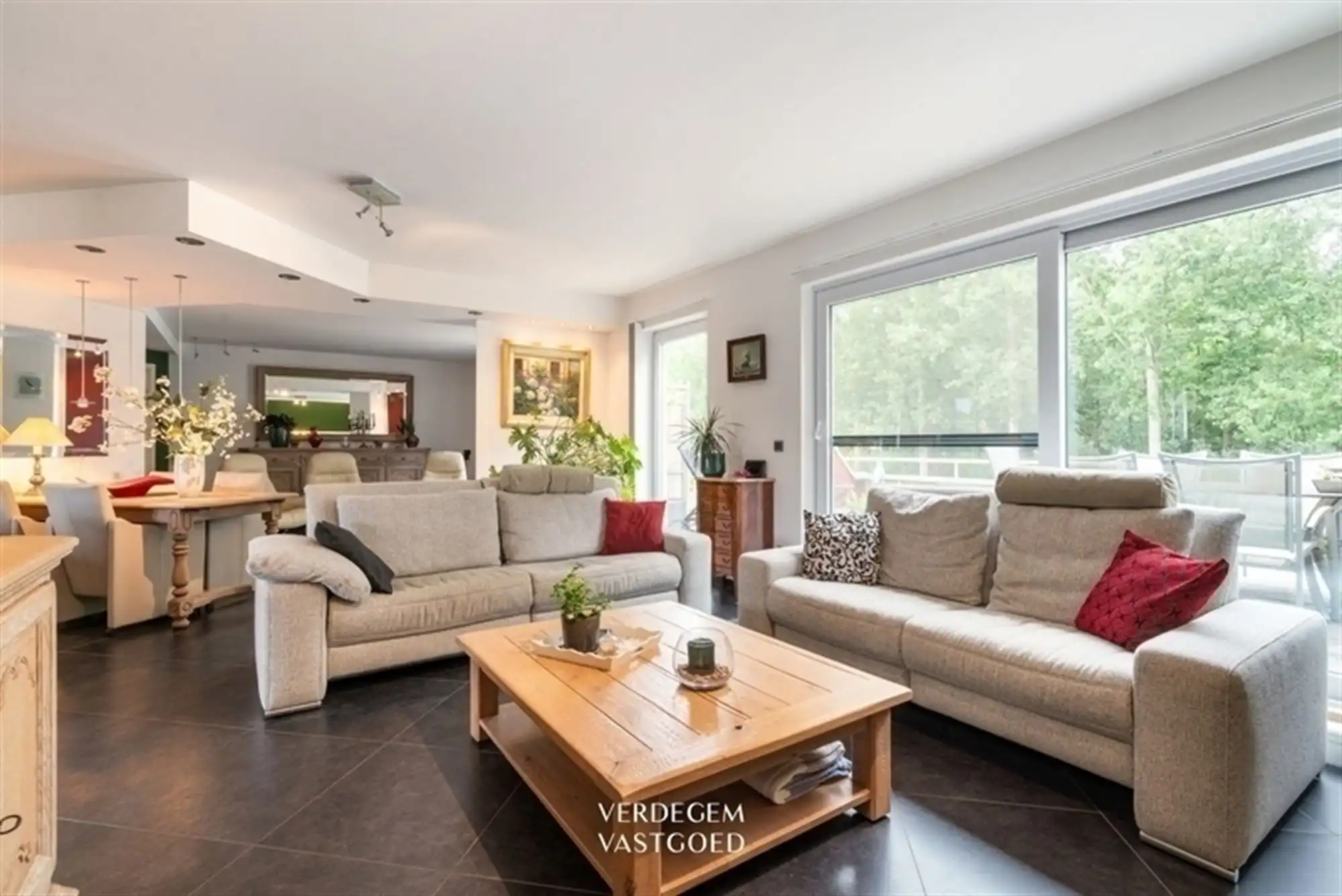 Luxueus en ruim wonen met aanlegsteiger aan de Moervaart foto 2