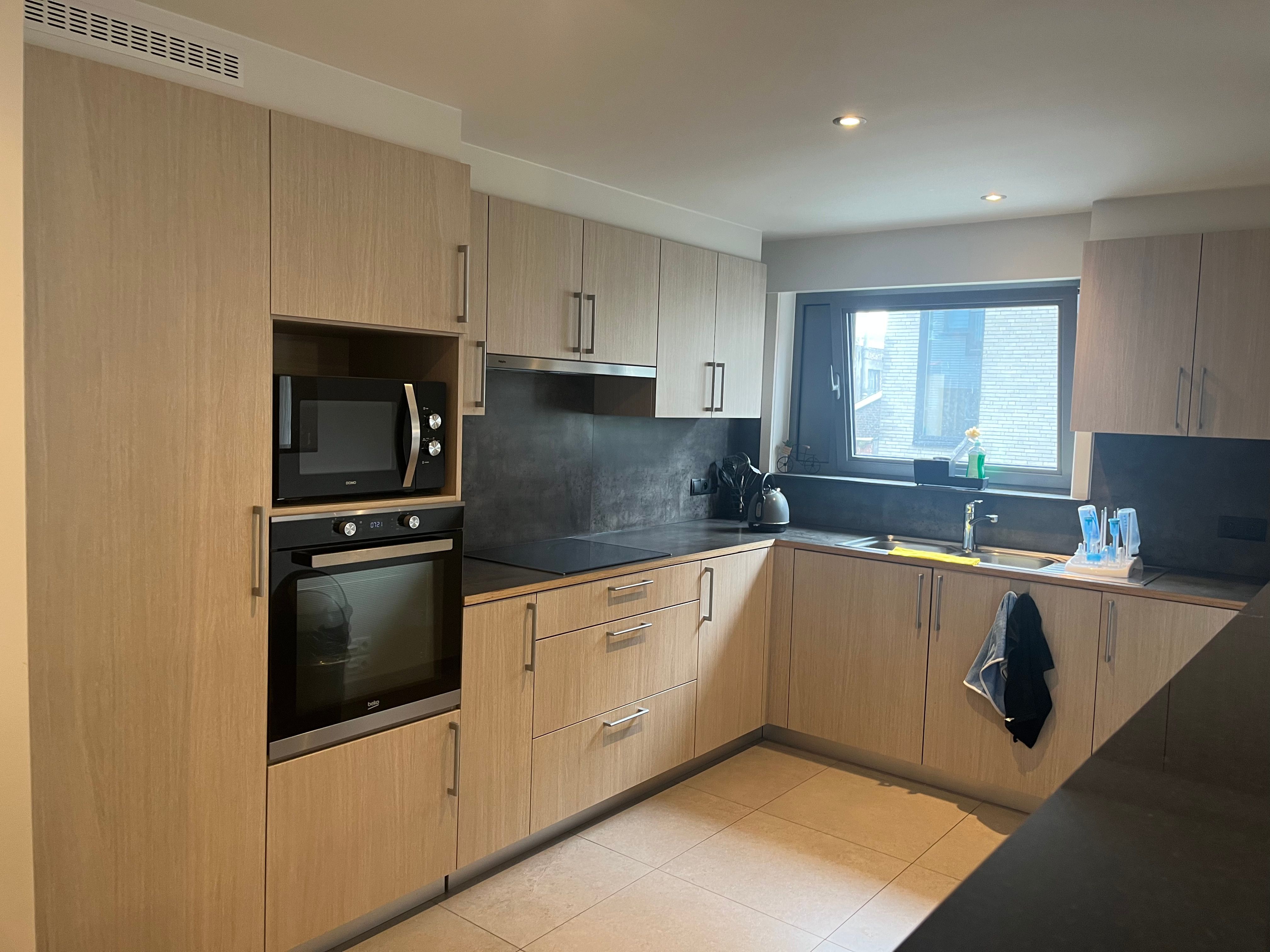 Stijlvol en lichtrijk appartement met garage te huur in hartje Gent foto 2