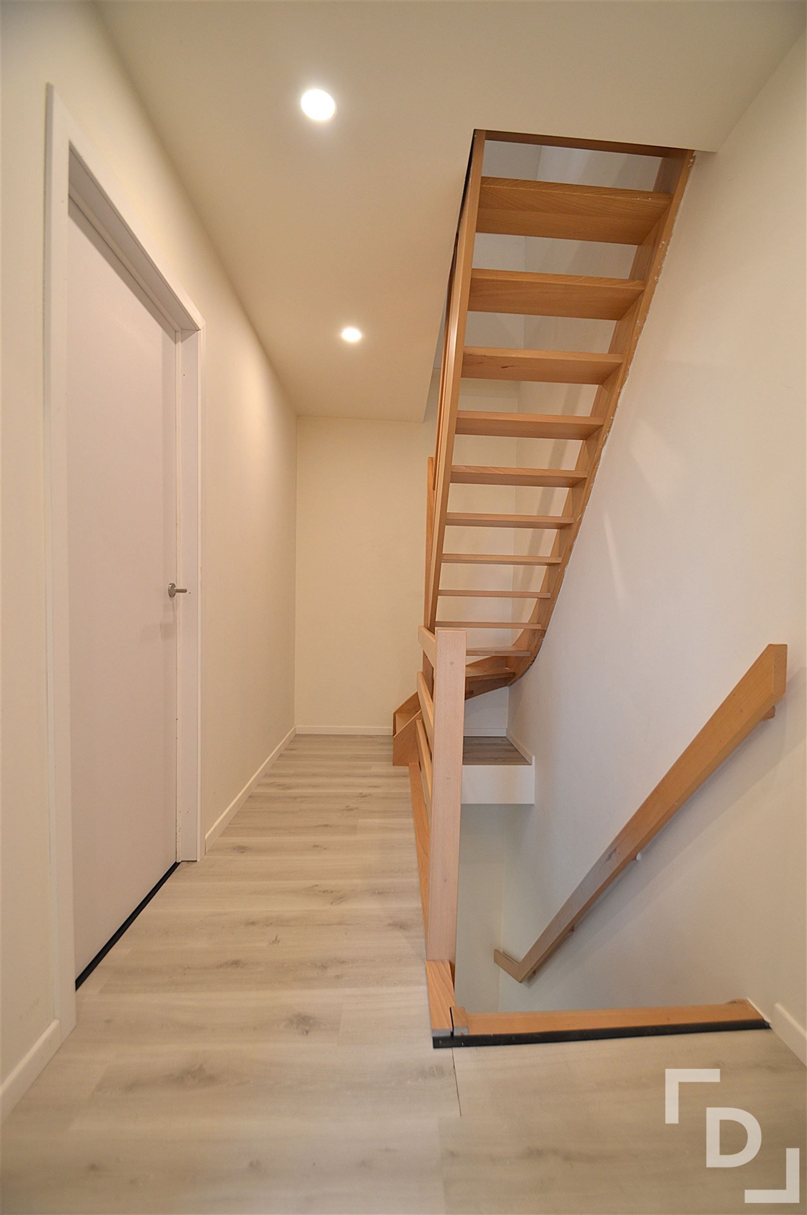 Gerenoveerde woning met terras te huur in Ieper. foto 6
