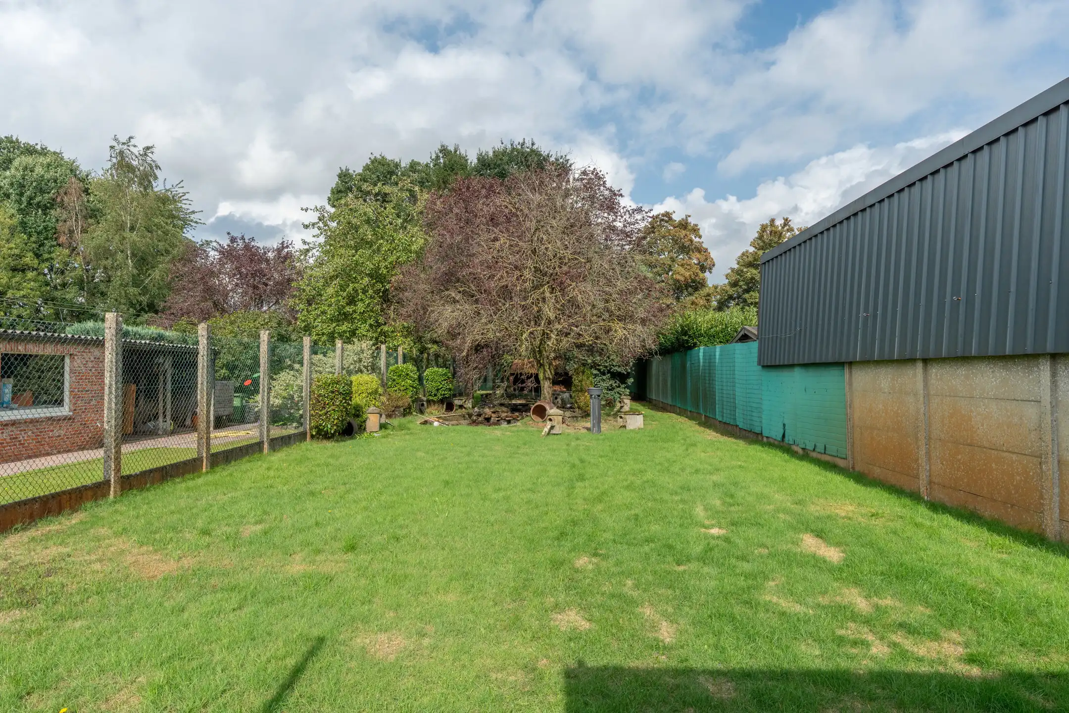Gunstig gelegen won&nbsp;met 3 slpk, garage en grote tuin  919 m² foto 3