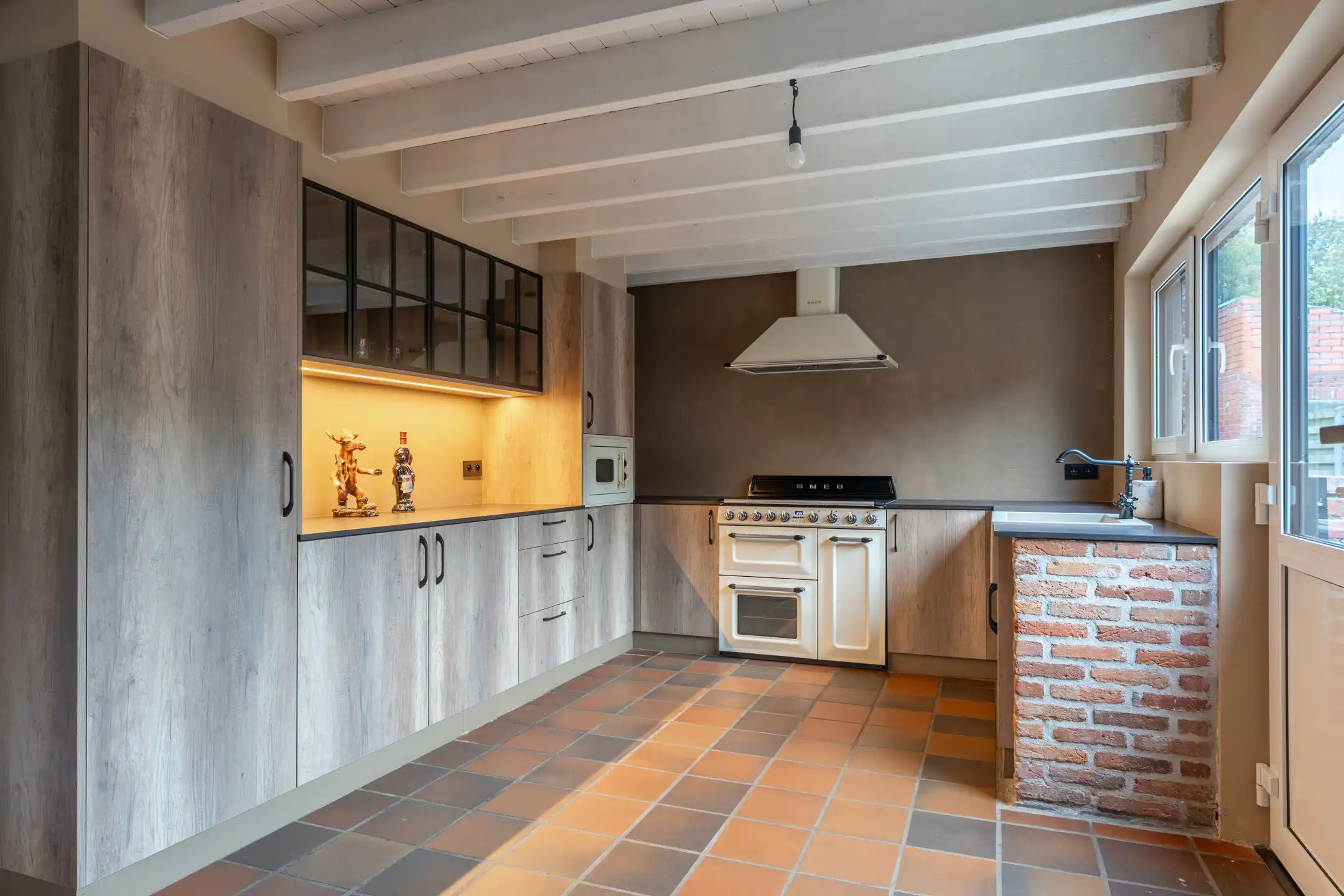 Ger. woning met 3 slpk en grote garage/werkplaats op 1.705 m² foto 11