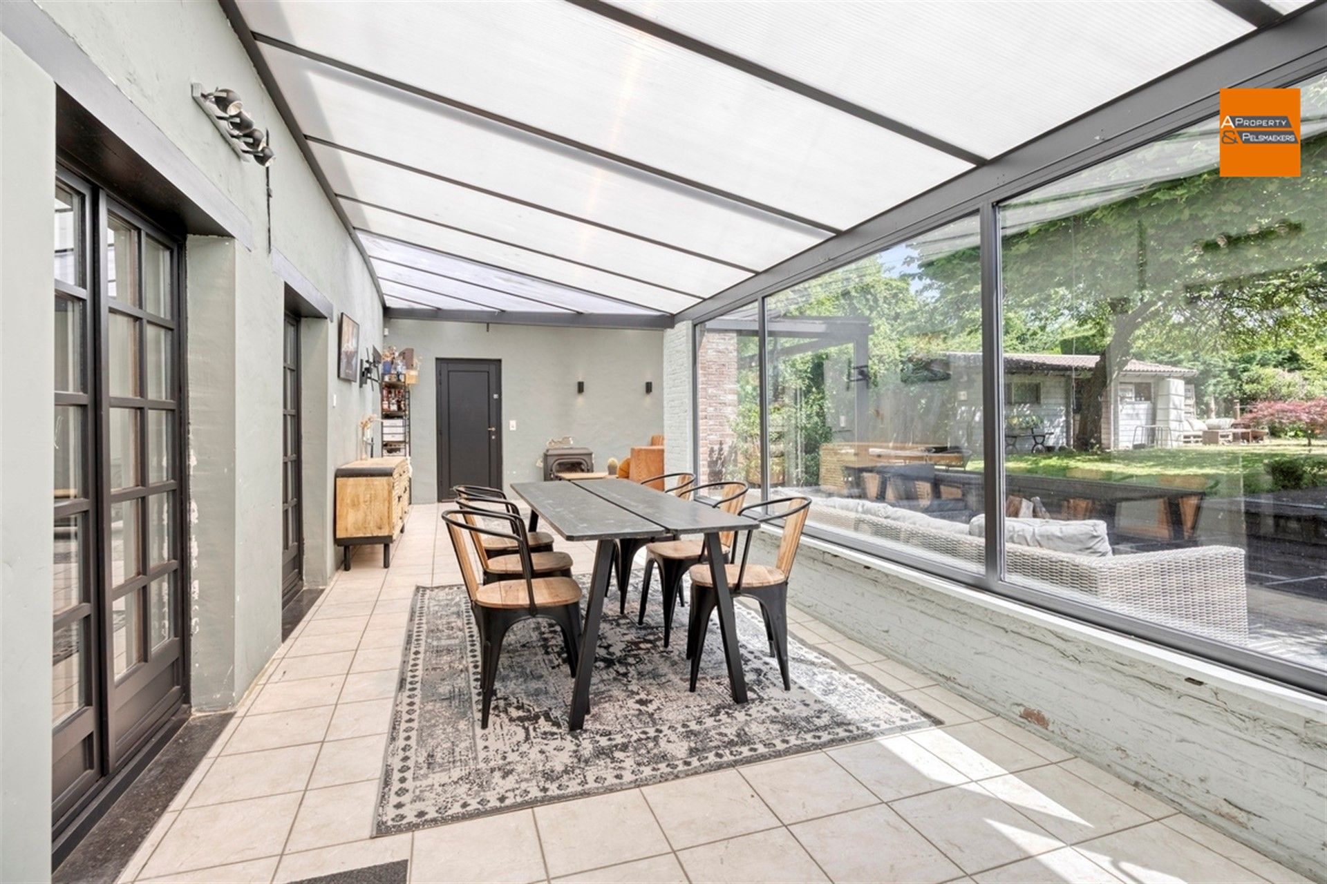 Eigendom met karakter en ruimte, 4 slaapkamers en  prachtige tuin foto 16