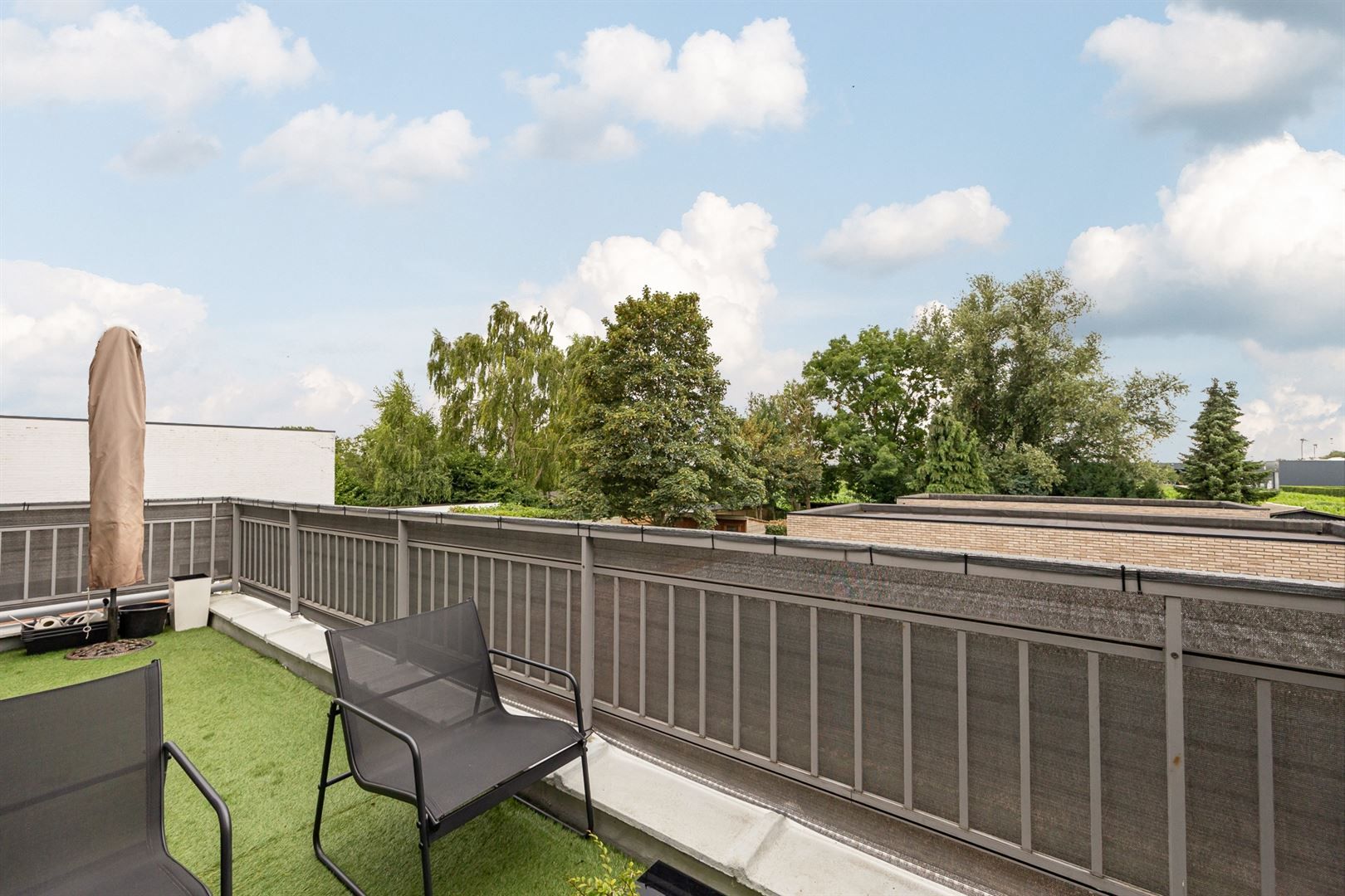 Appartement met twee slaapkamers met overdekte autostaanplaats foto 16