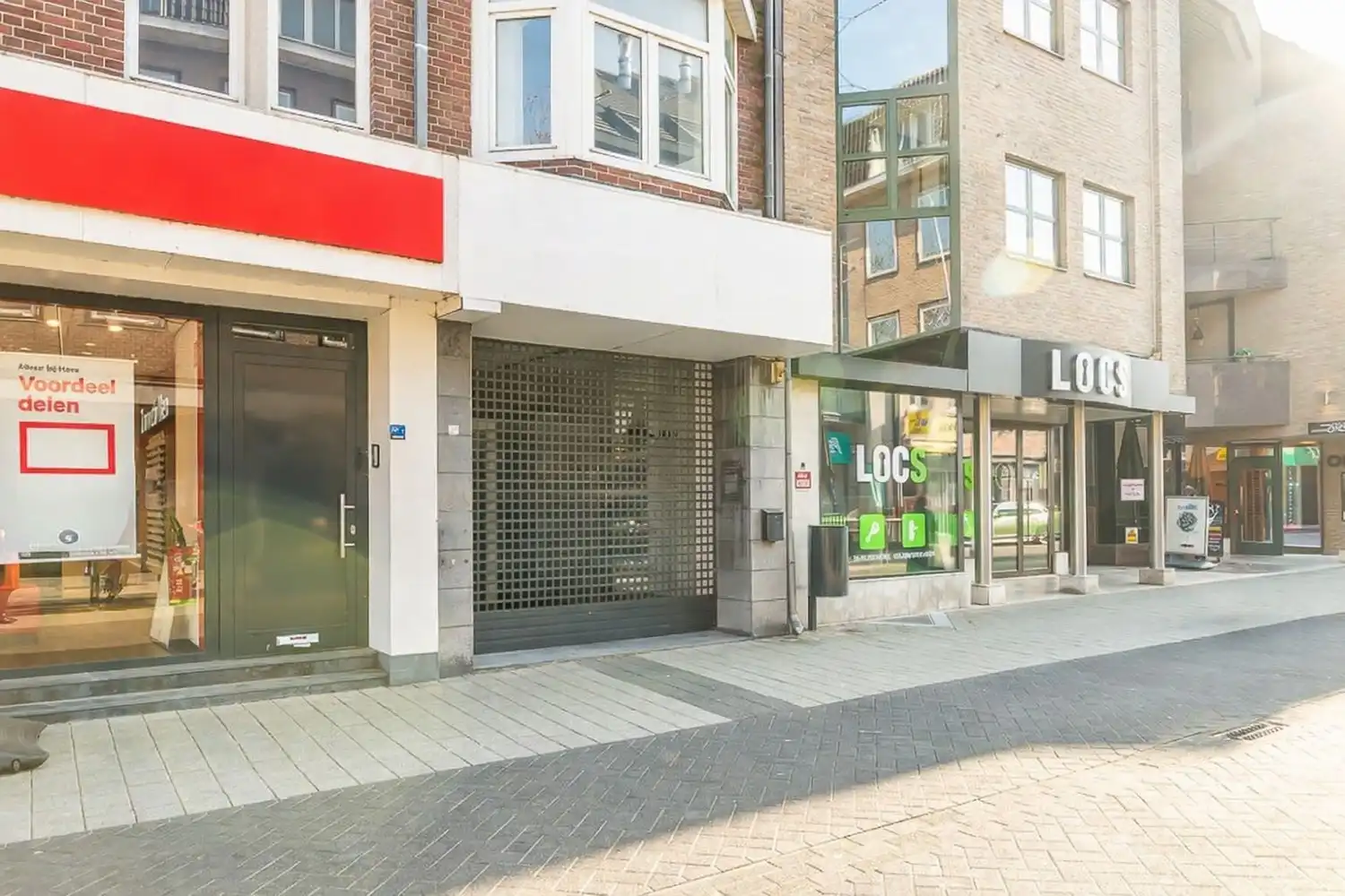 Veelzijdig handelspand op toplocatie in het centrum van Lanaken foto 2