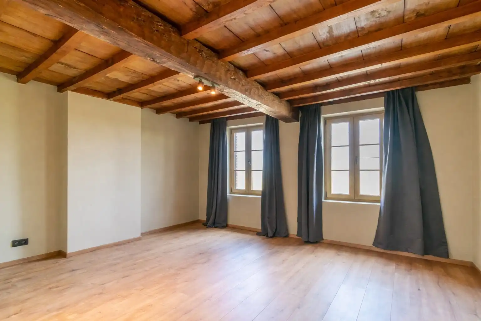 KARAKTERVOLLE & GERENOVEERDE HOEVE OP 20 ARE!  foto 16