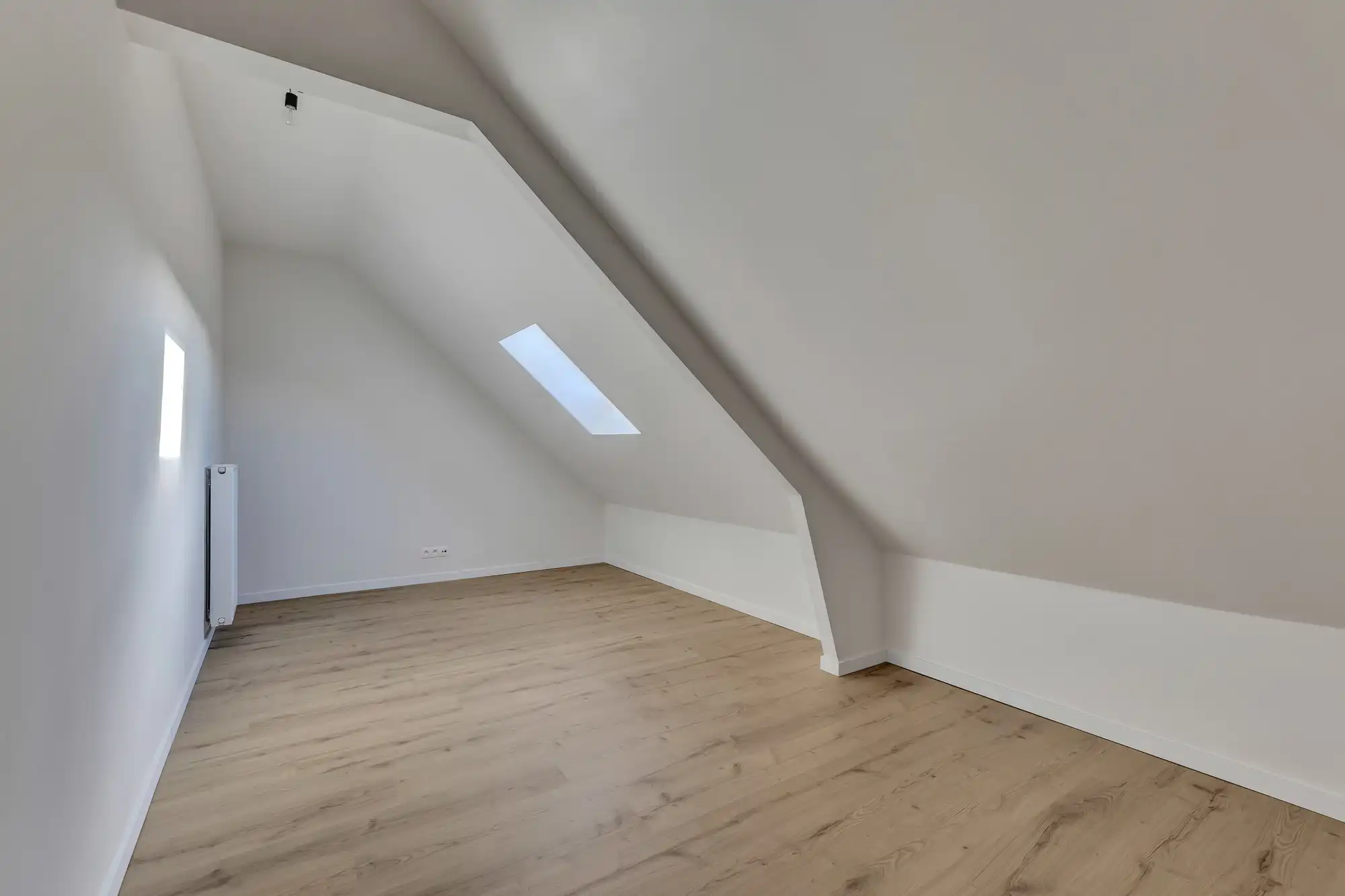 Volledig gerenoveerde woning met 4 slpks en tuin foto 19