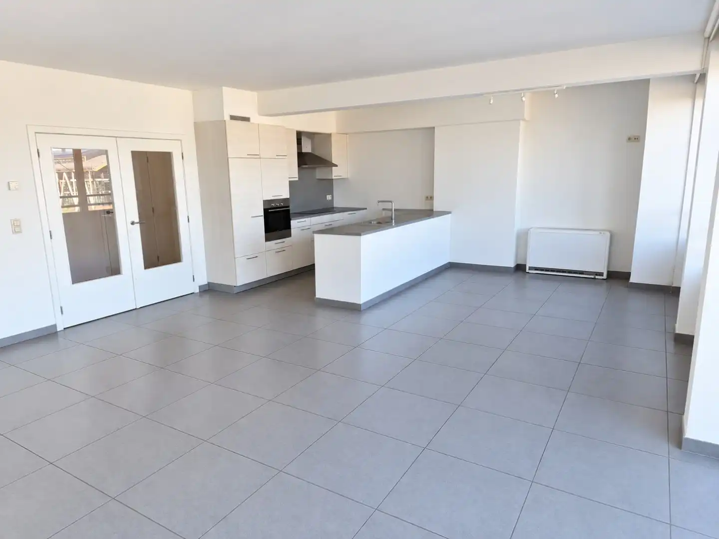 Instapklaar appartement met 3 slaapkamers langs de groene boulevard foto 2