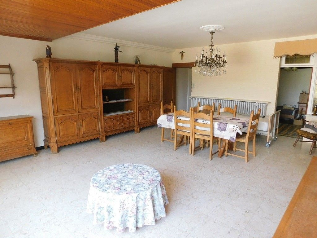 ROESBRUGGE: Grondig te renoveren woonhuis met heel wat ruimte (en dus heel wat mogelijkheden) op een ZW-gericht stuk grond van 454m² totale grondoppervlakte. foto 6