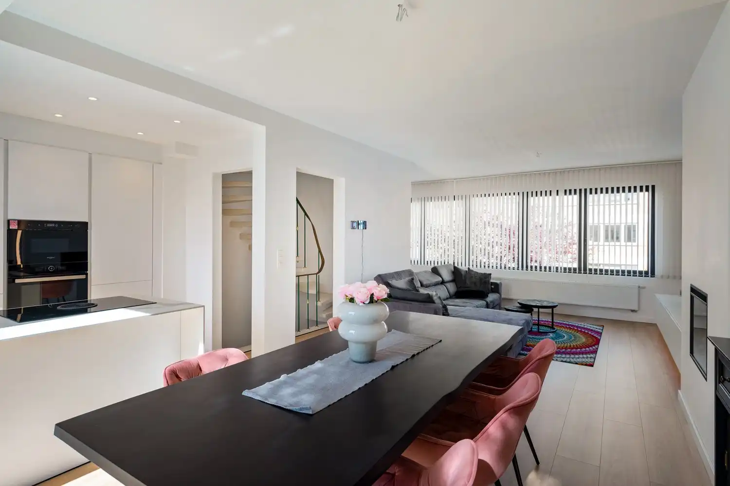 Recent gerenoveerde woning met 3 slaapkamers en zonnige tuin in Hoevenen foto 14