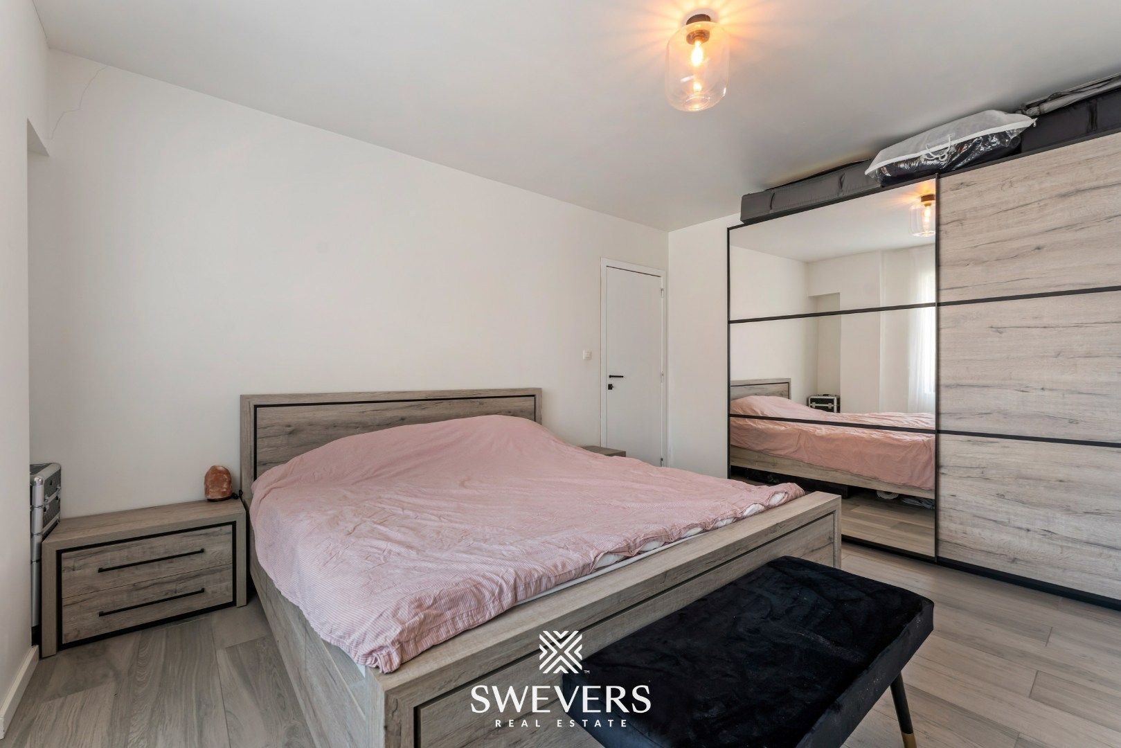 Instapklare, volledig gerenoveerde woning met zonnige tuin en grote garage foto 10