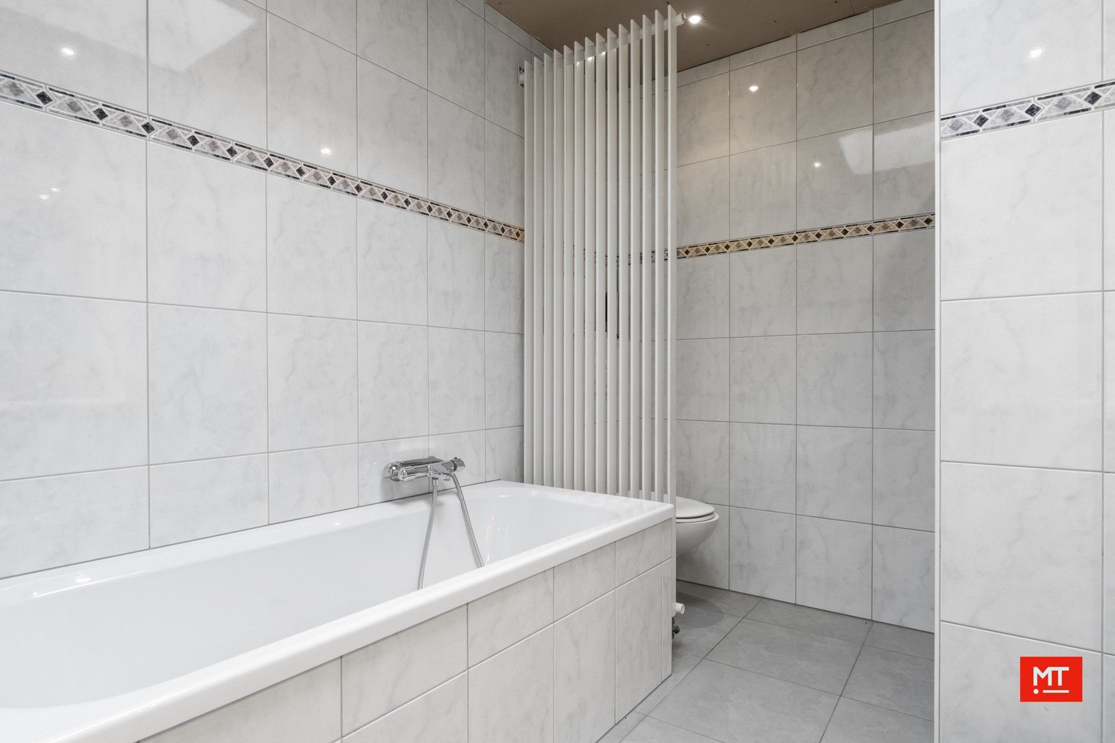 Ruime woning met 3 slaapkamers (5 mogelijk), Zuid-Oostgerichte tuin en garage te koop in Boezinge foto 13