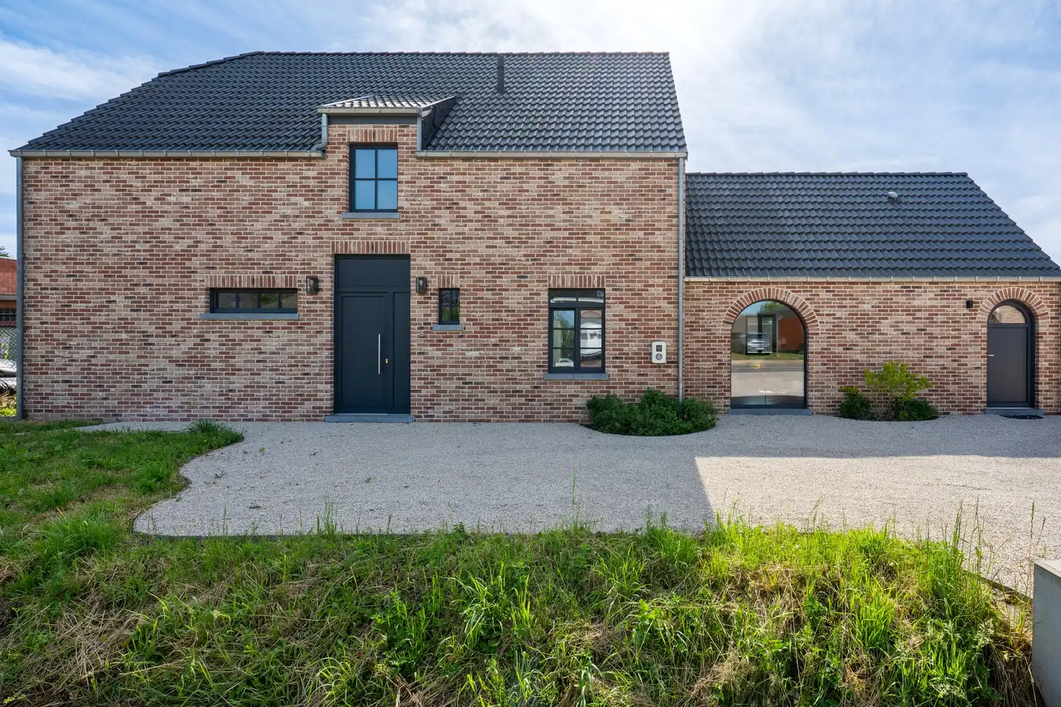 Energiezuinige villa met praktijkruimte en 4 slpkrs foto 7