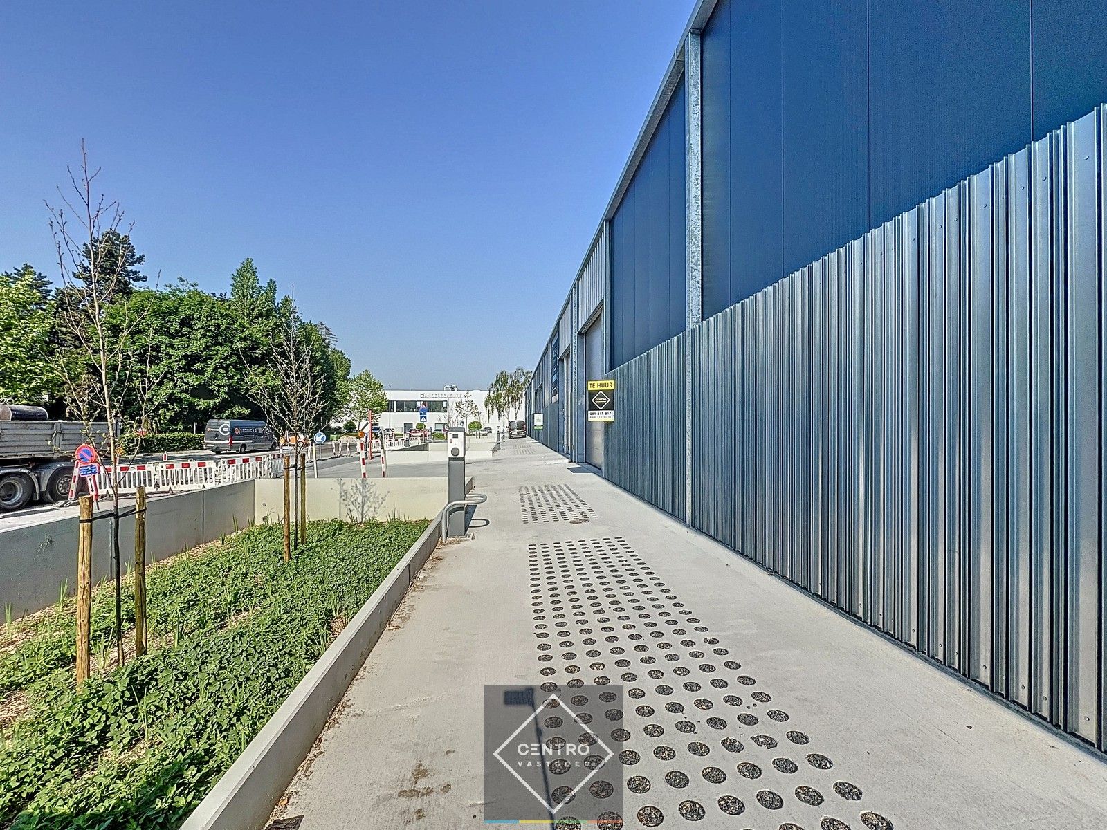 Nieuwbouw KMO unit (± 264m²) TE HUUR, laadpalen én hypercharger aanwezig! Bedrijvenpark "Diamant" te Dikmuide. foto 18