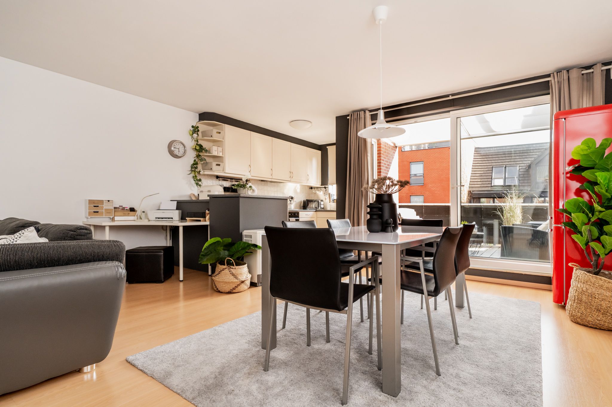 Zonnig appartement met 2 slaapkamers op TOP locatie te Boom! foto 3