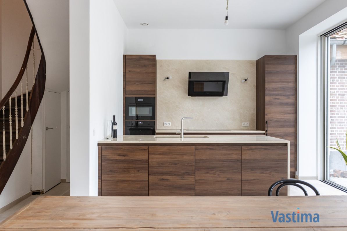 Exclusief herenhuis met idyllische tuin en dubbele garage in hartje Aalst foto 5