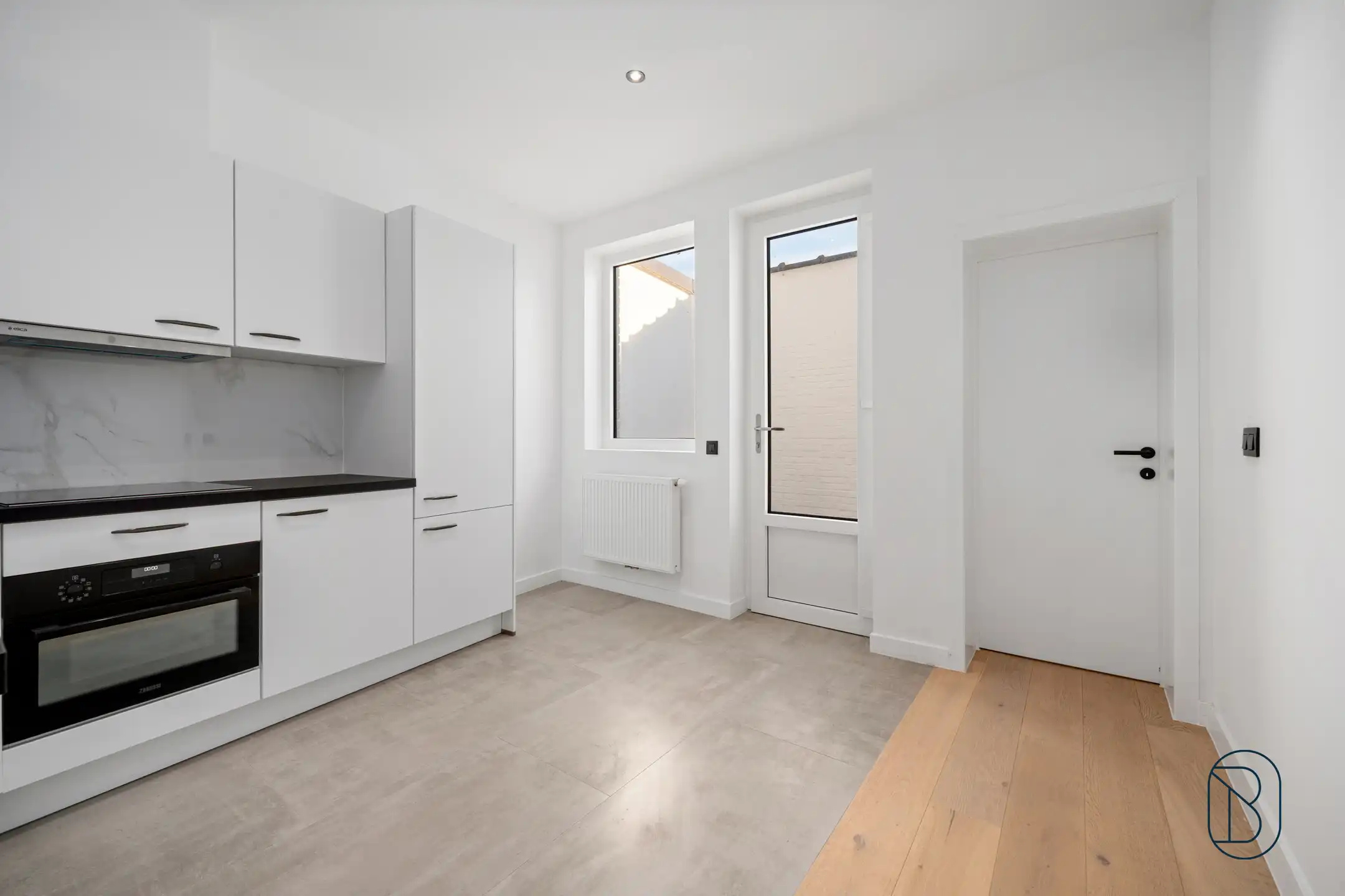 Gerenoveerd appartement met stadstuin en garage in Wevelgem foto 6