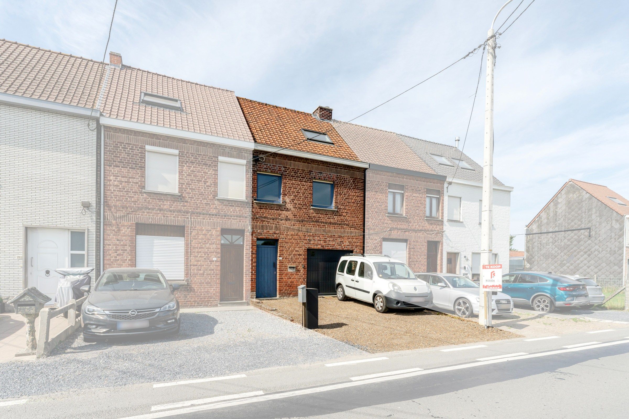 Hoofdfoto van de publicatie: RUIME WONING MET TUIN EN GARAGE