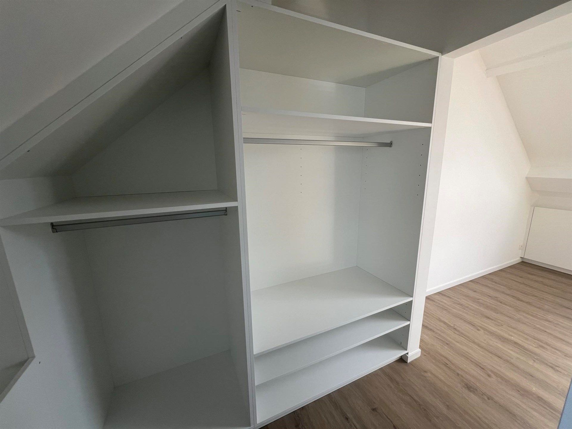 Gerenoveerd appartement met 1 slaapkamer en eigen ingang foto 10