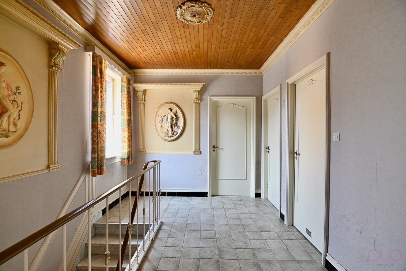 Bel-etage woning met twee slaapkamers en onderliggende garage van ca. 100m2 foto 6