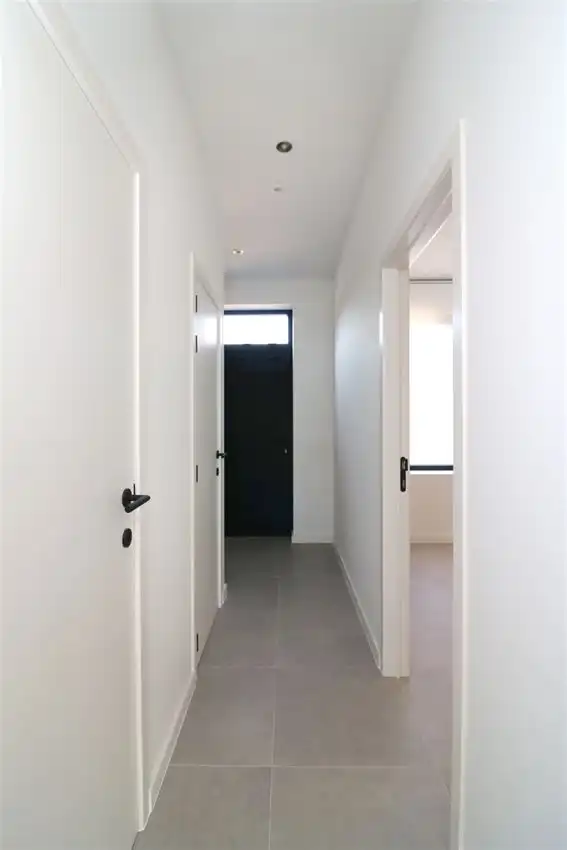 Prachtig, volledig vernieuwde woning met 3 slpk. foto 12