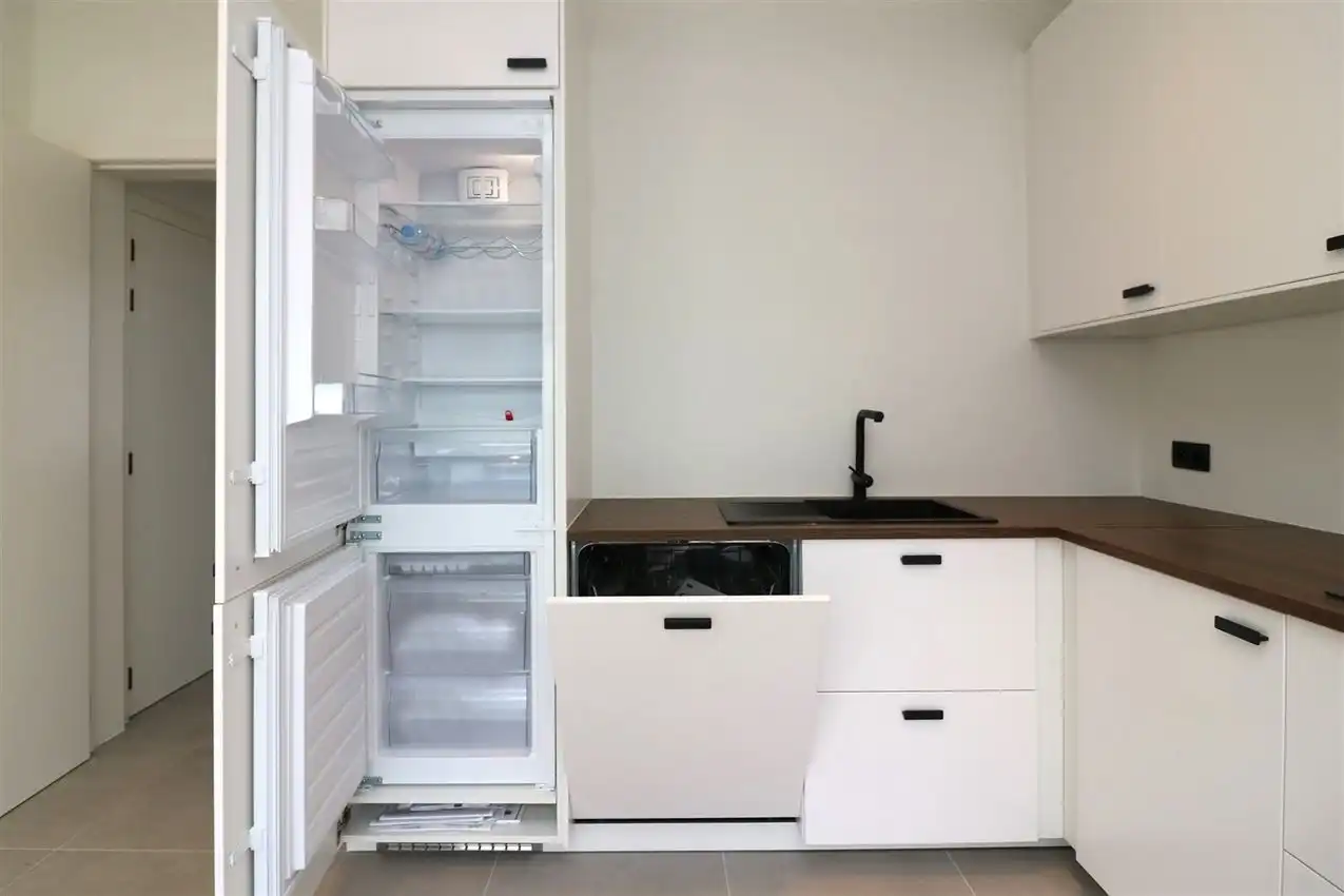 Prachtig, volledig vernieuwde woning met 3 slpk. foto 12