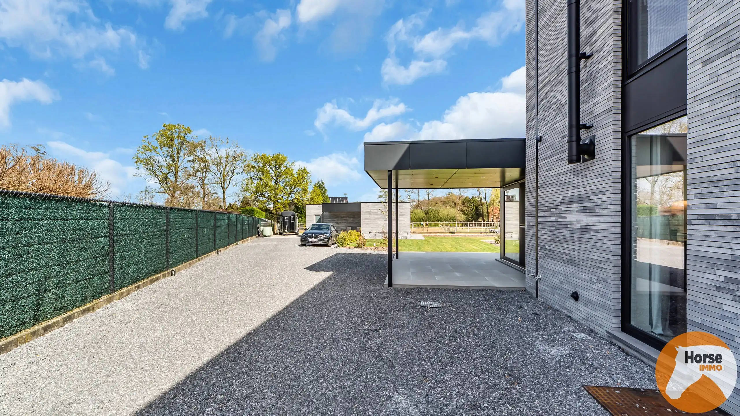 LAAKDAL-Moderne BEN-woning met paardenfaciliteit op 24,5are foto 5