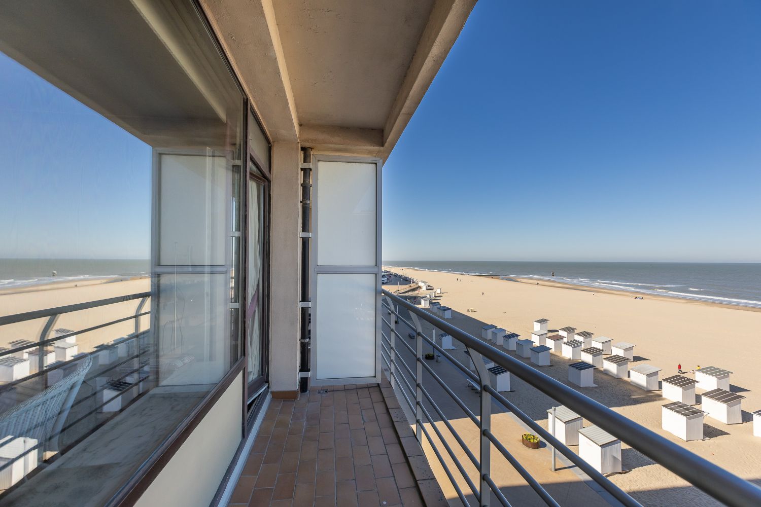1 slaapkamer appartement op de zeedijk van Oostende foto 2