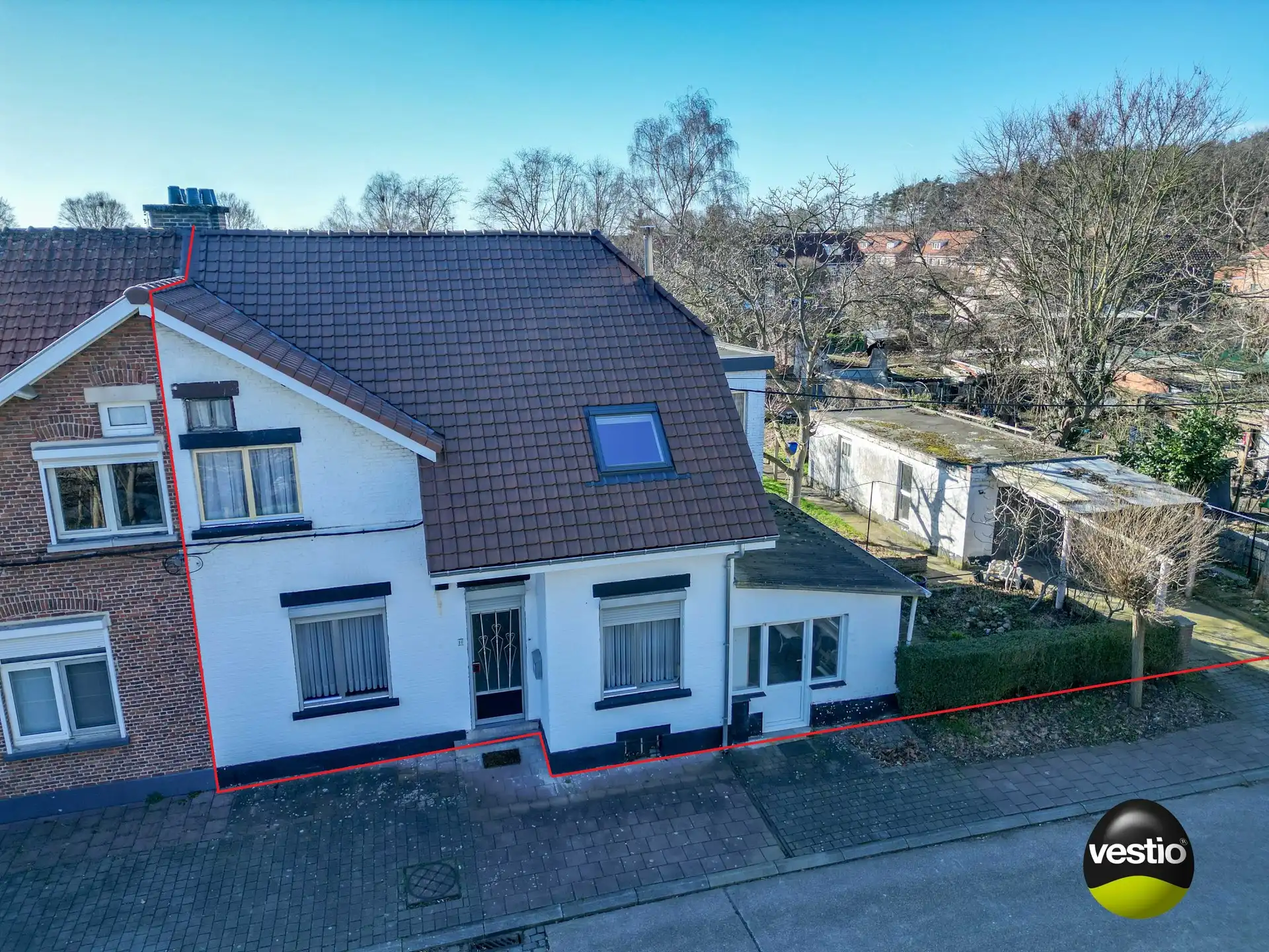 Hoofdfoto van de publicatie: RUSTIG GELEGEN WONING MET 4 SLAAPKAMERS