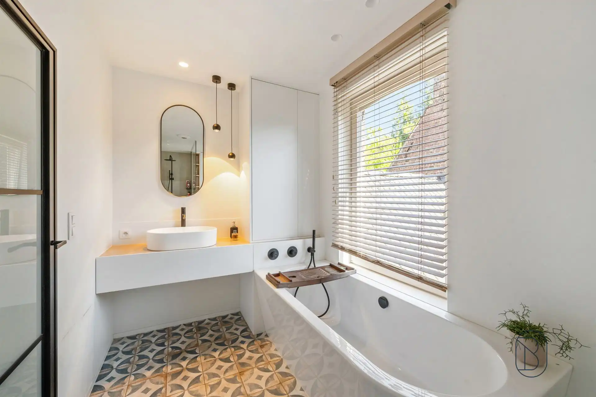 Karaktervolle herenwoning + kantoor en extra nieuwbouwwoning foto 22