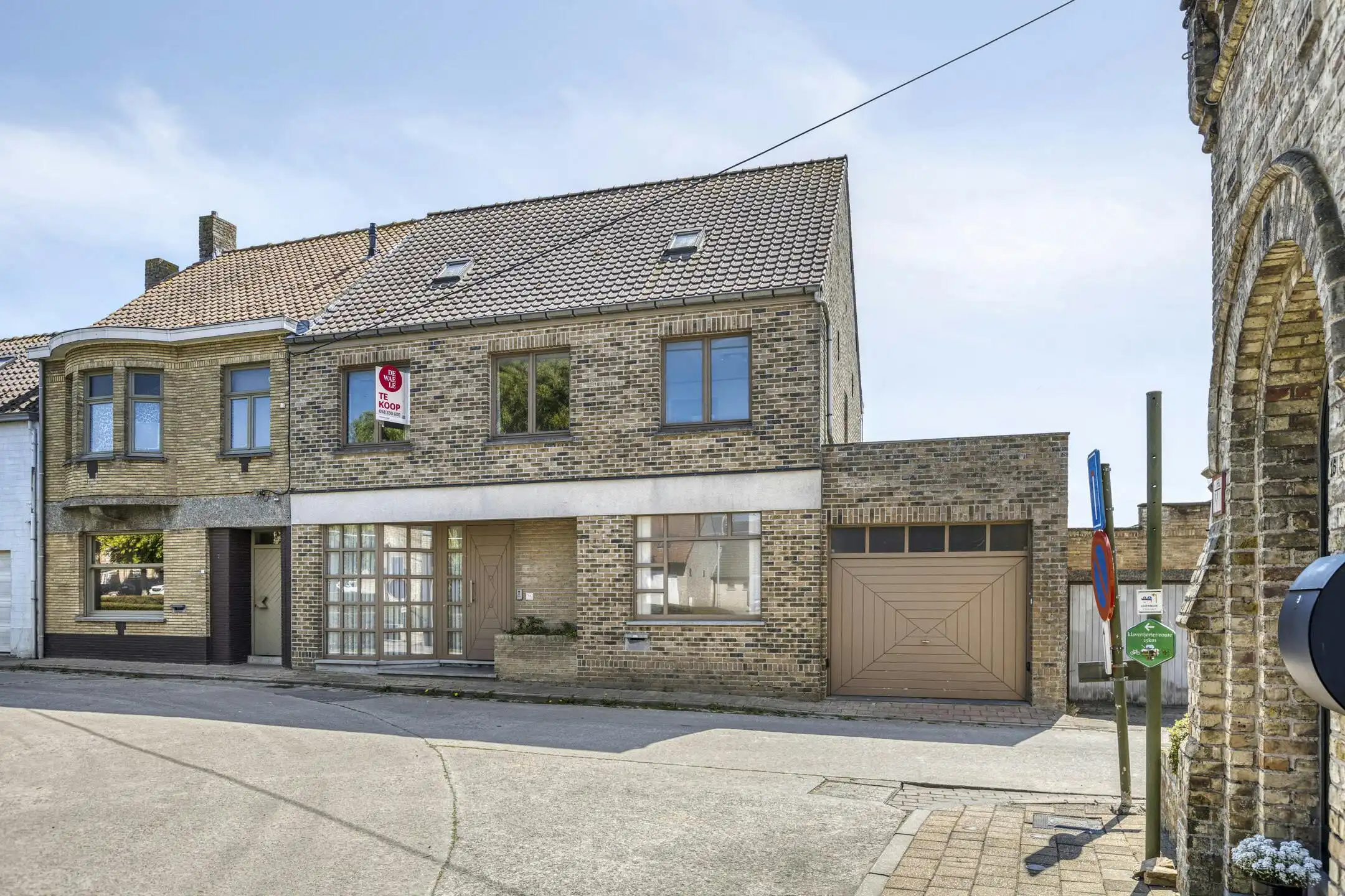 Ruime woning met 5 slaapkamers, tuin en garage te Lo-Reninge. foto 11