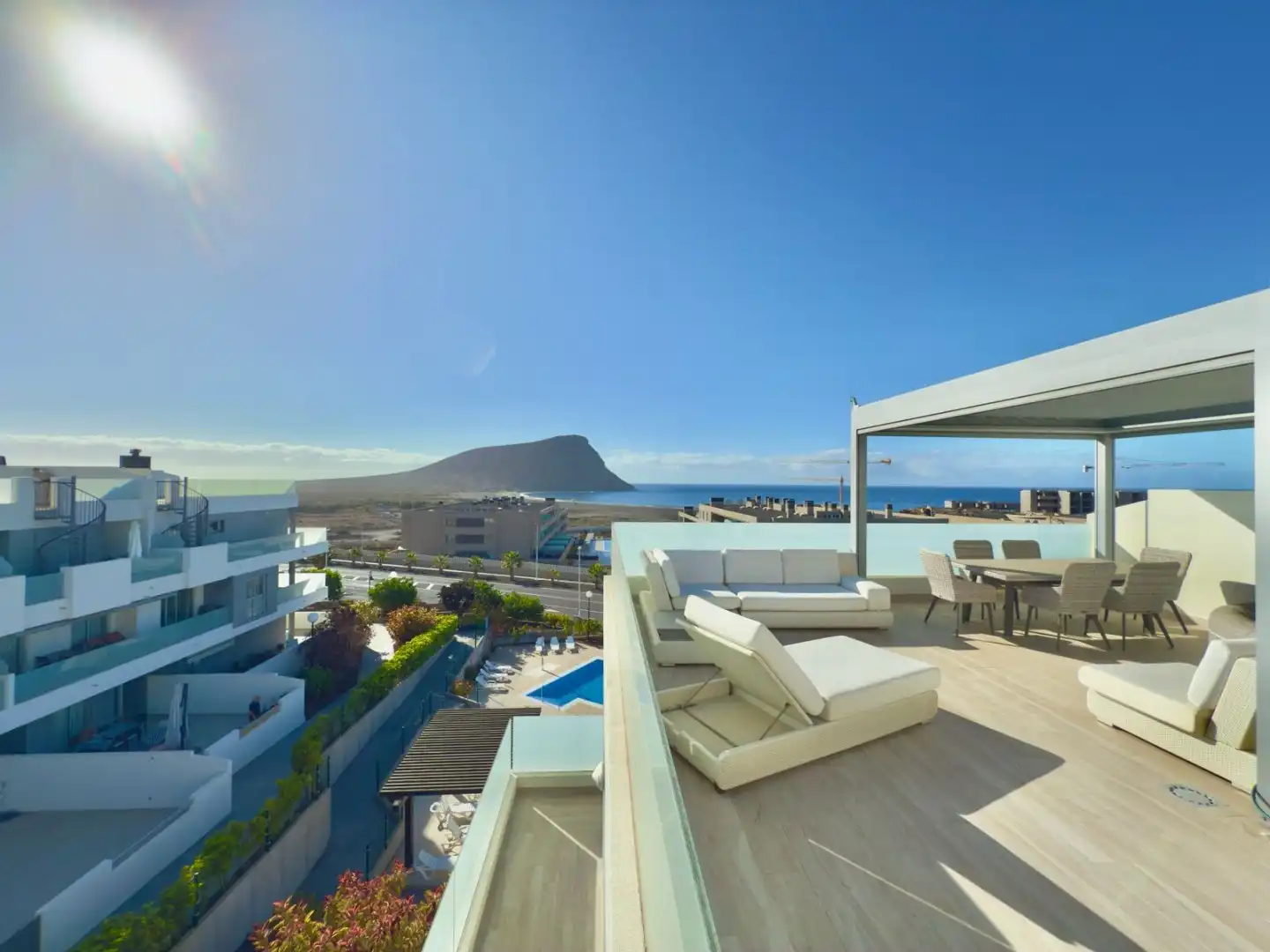 Elegante penthouse aan zee met privé dakterras in La Tejita foto 4