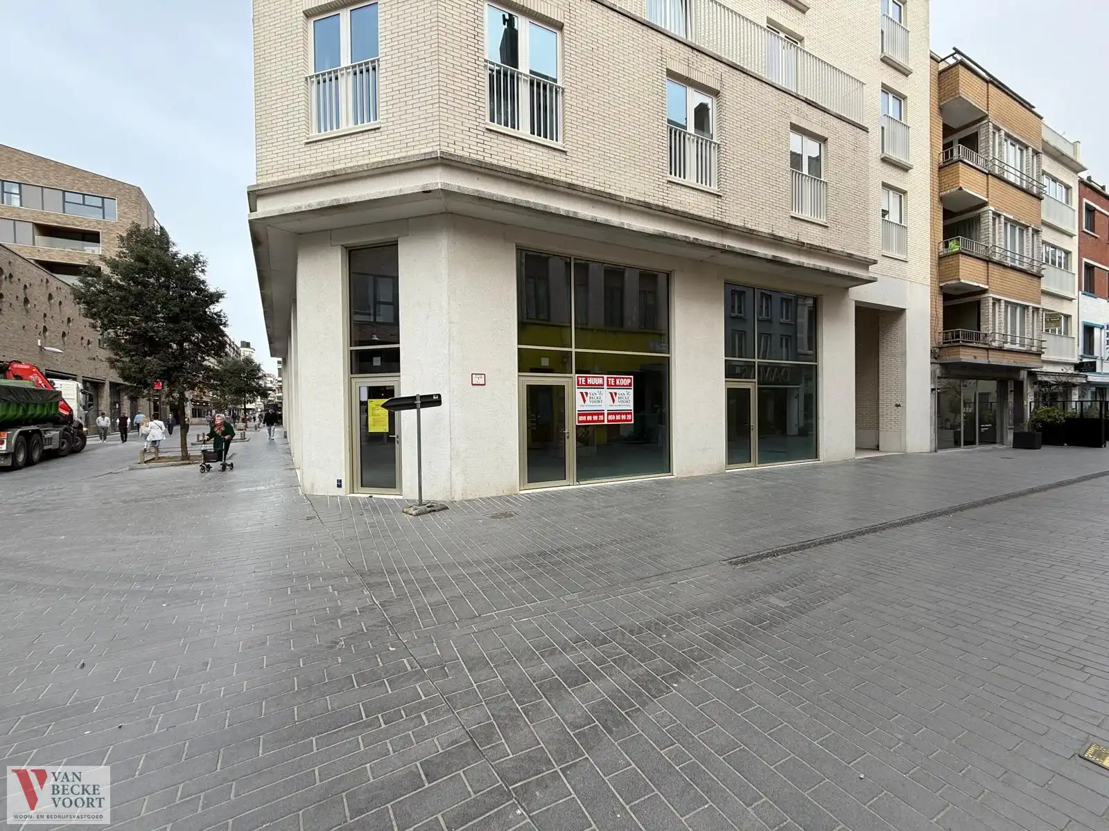 Hoekhandelspand 199m² foto {{pictureIndex}}