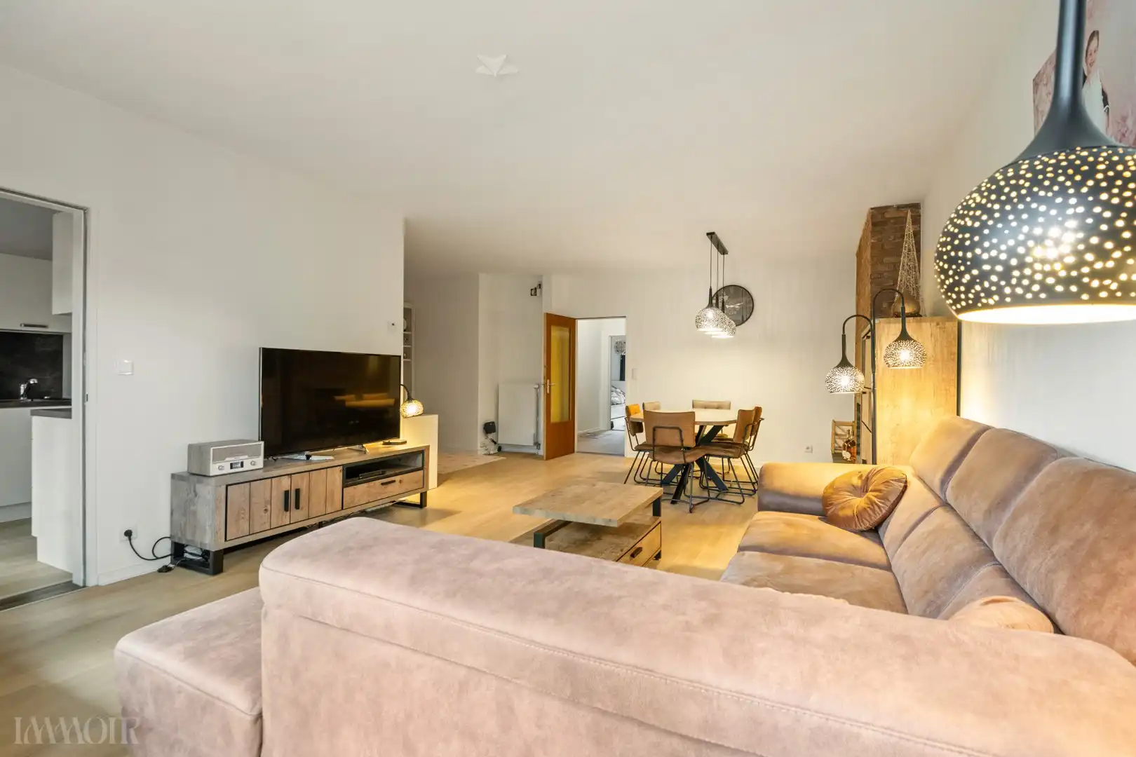 Ruim en charmant appartement op toplocatie in Kapellen. foto 5